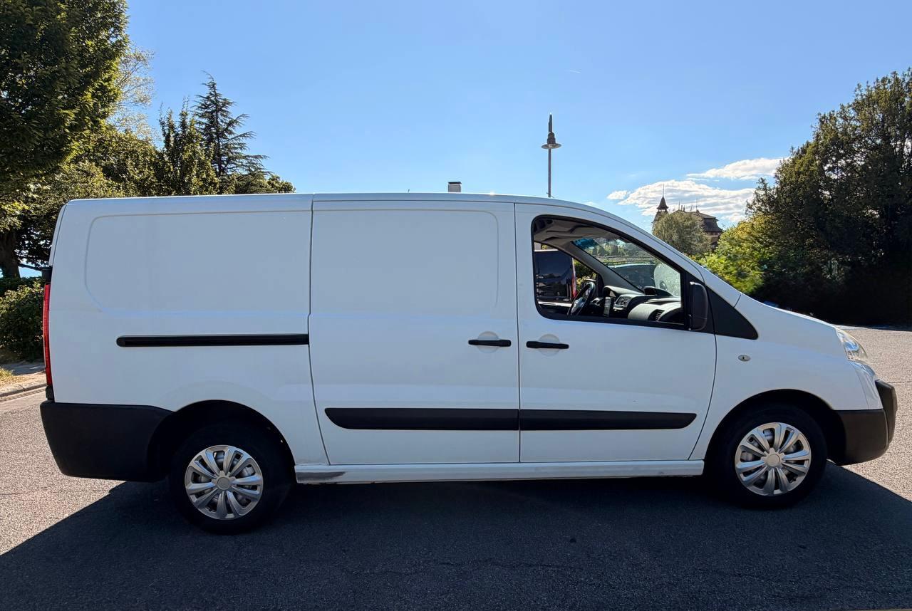 TOYOTA Proace 1.6D Glass Van Terra L1H1-image-5