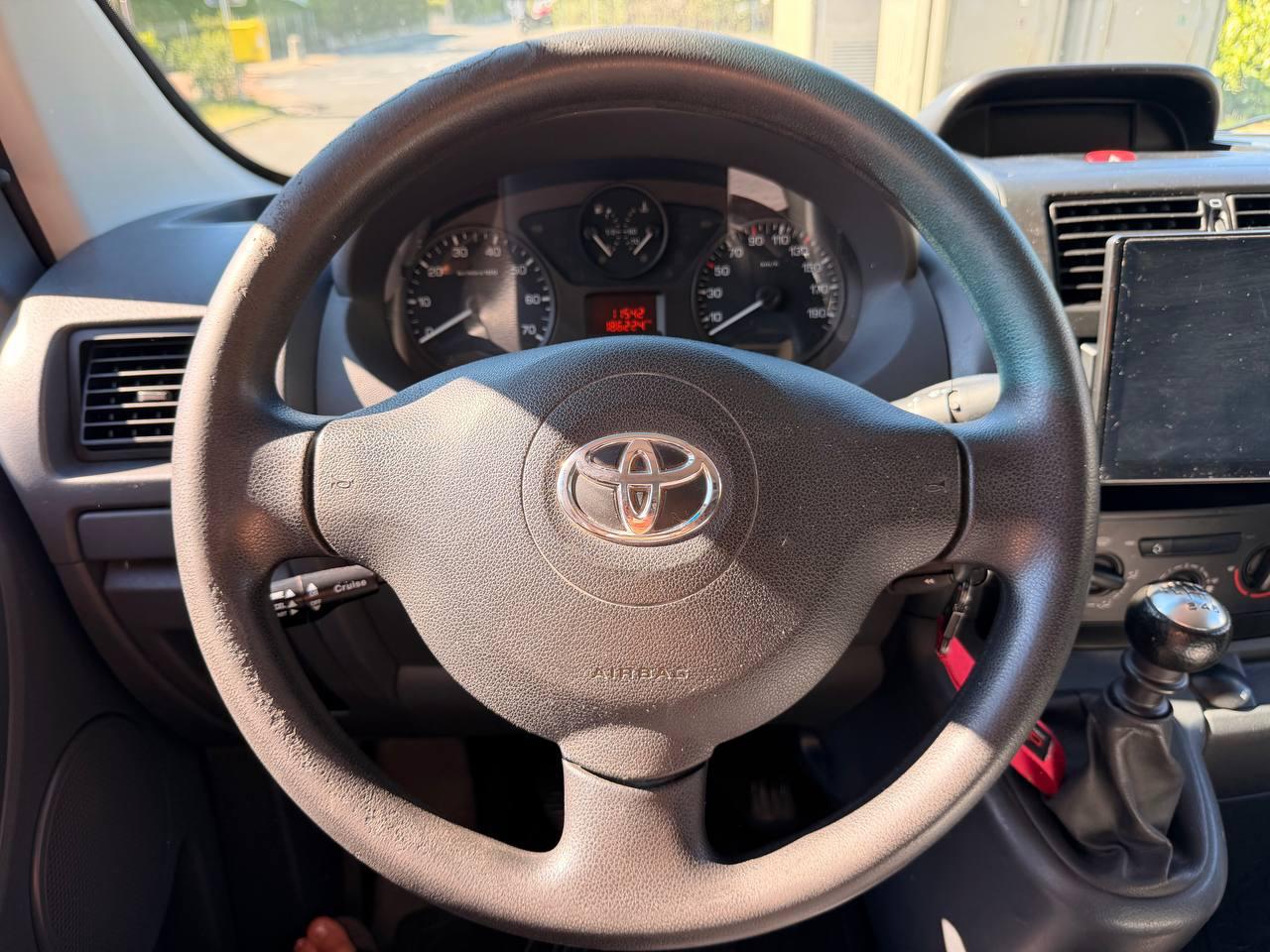 TOYOTA Proace 1.6D Glass Van Terra L1H1-image-12