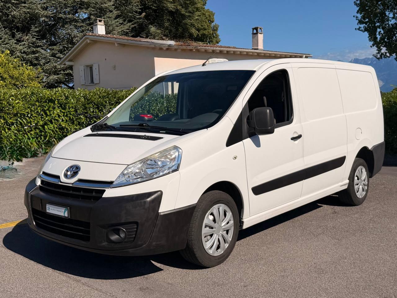 TOYOTA Proace 1.6D Glass Van Terra L1H1-image-1