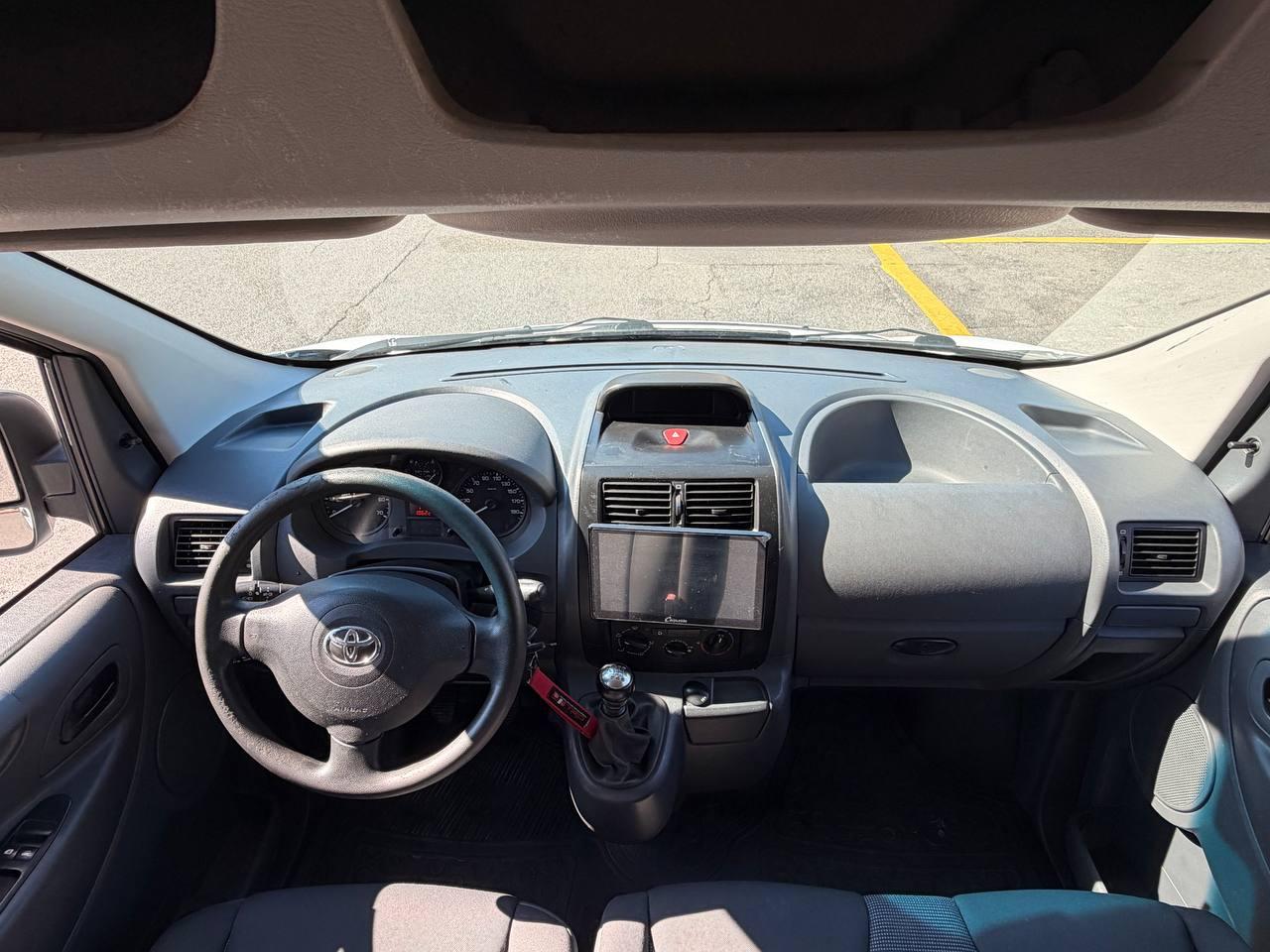TOYOTA Proace 1.6D Glass Van Terra L1H1-image-10