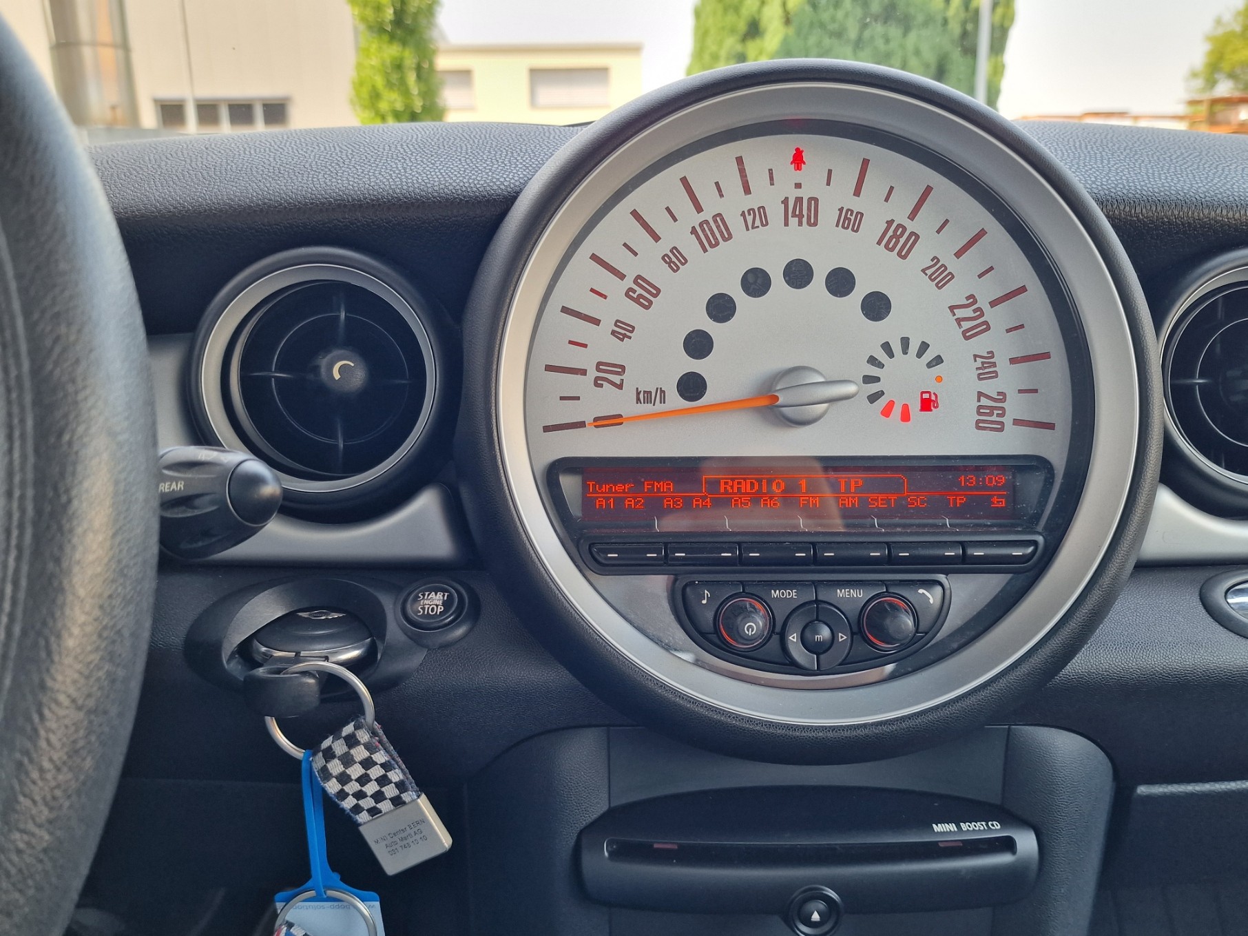 MINI One-image-8