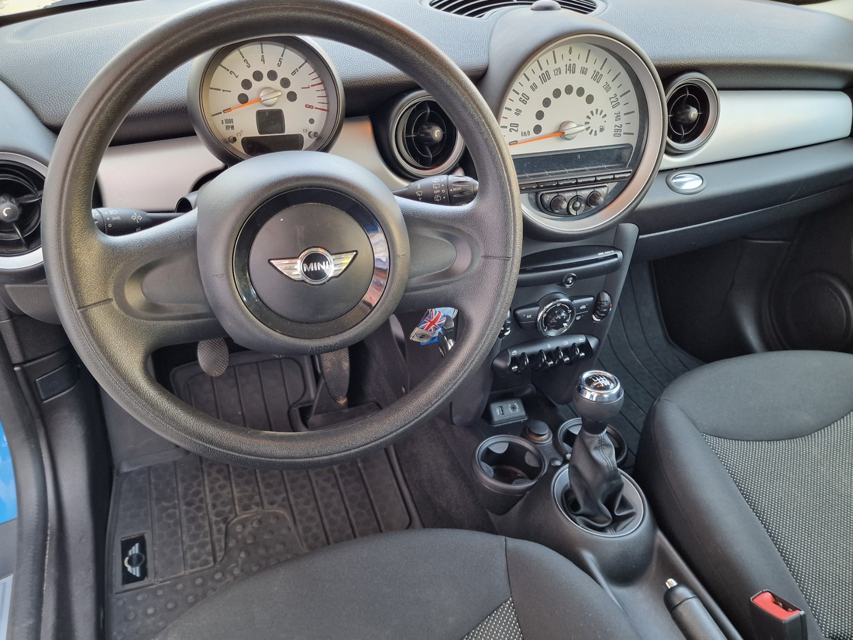 MINI One-image-9