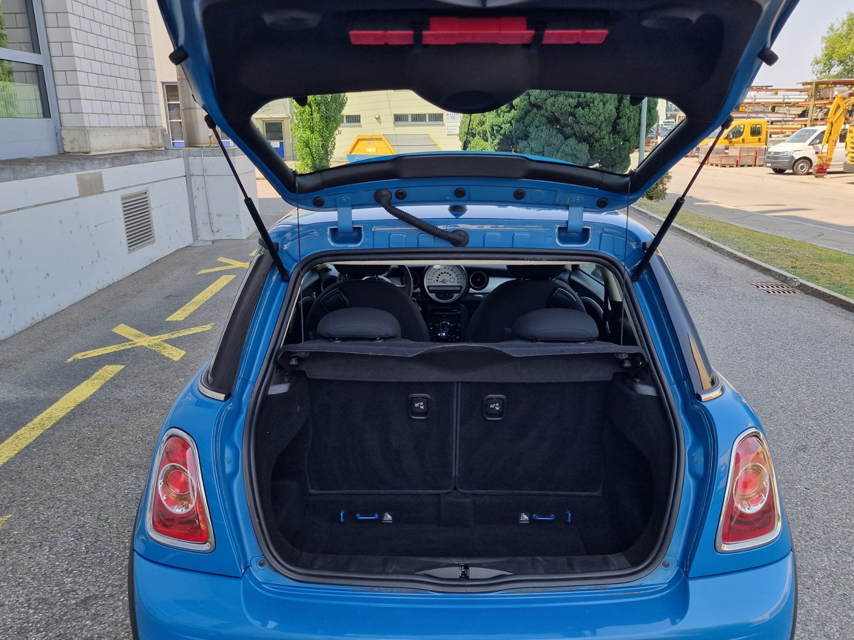 MINI One-image-11