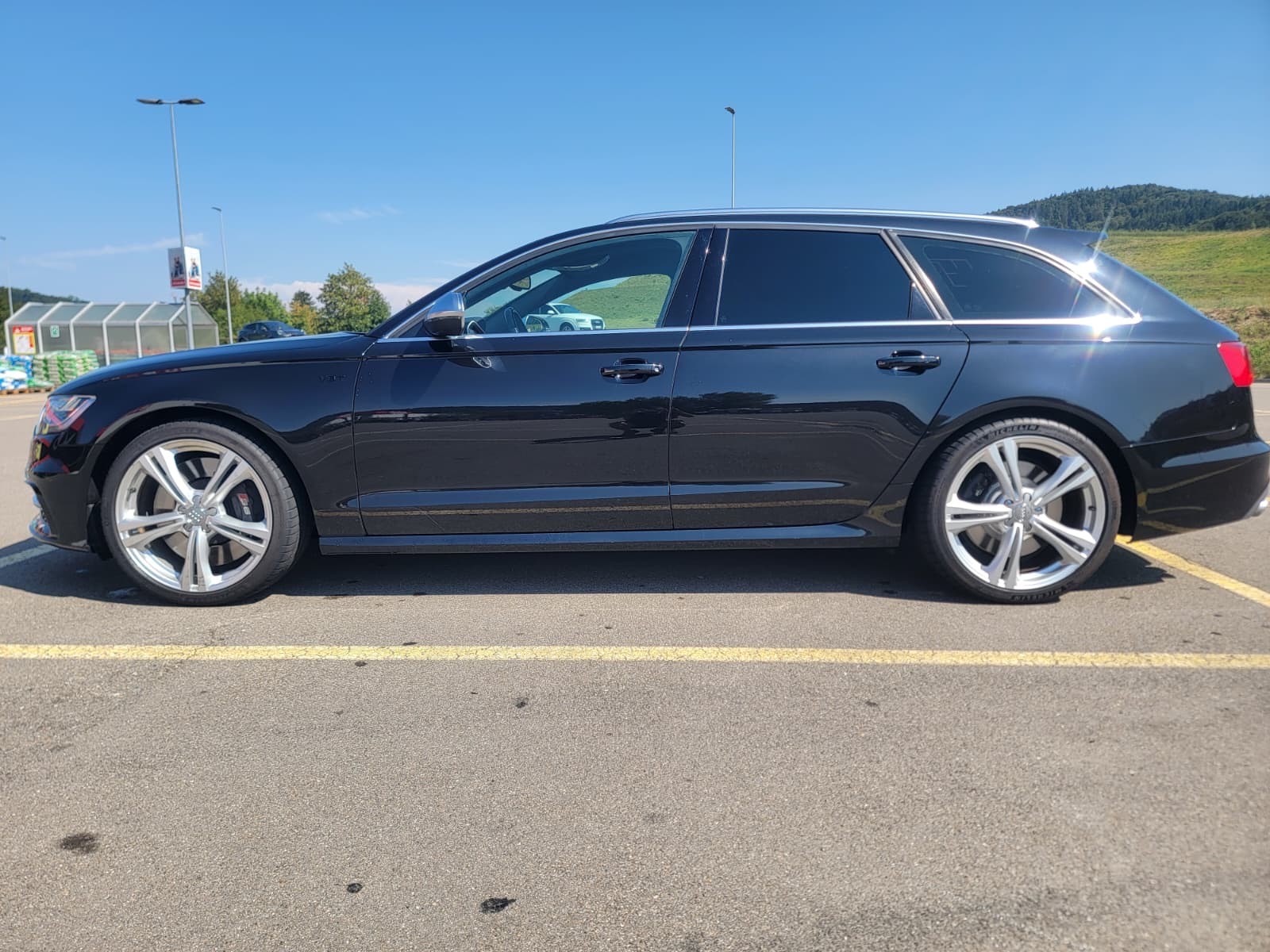 AUDI 4.0 V8 TFSI quattro S-Tronic-image-1