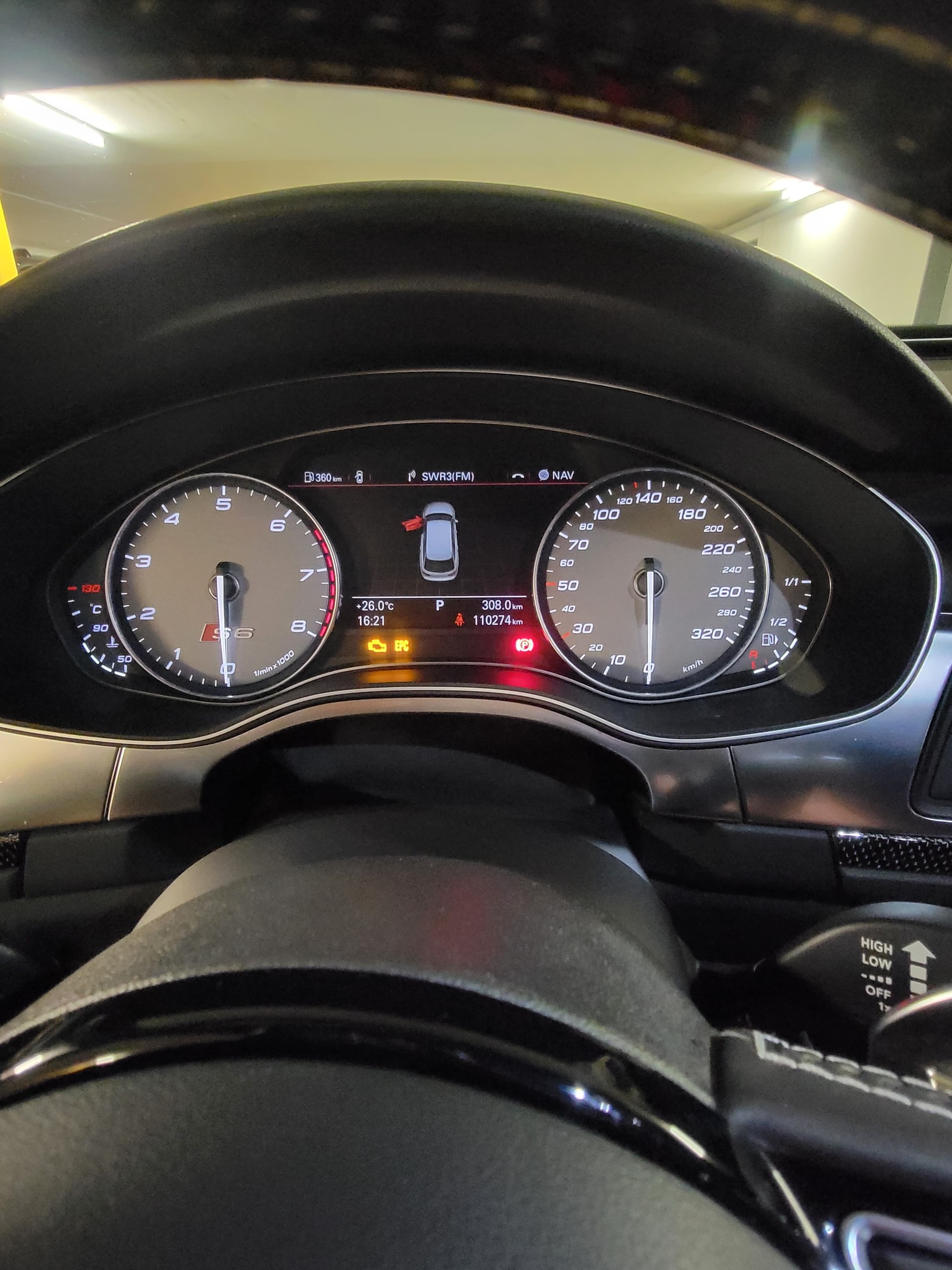 AUDI 4.0 V8 TFSI quattro S-Tronic-image-4
