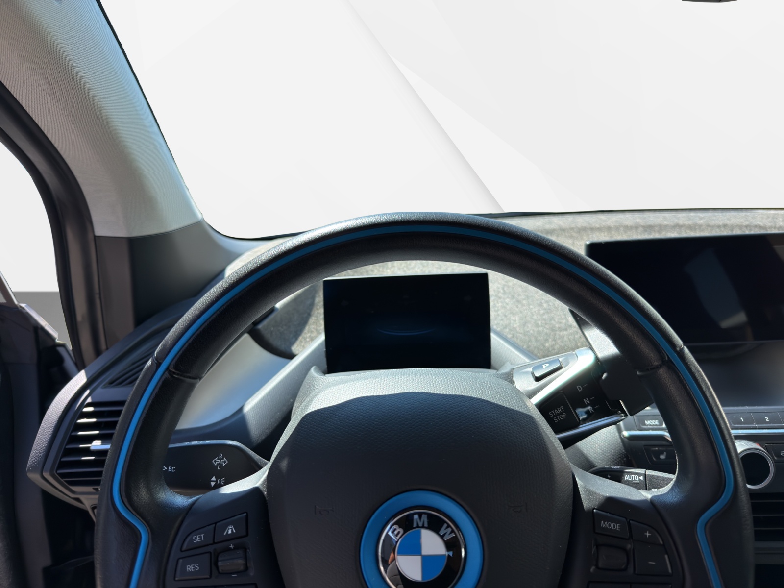 BMW i3 (120Ah)-image-15