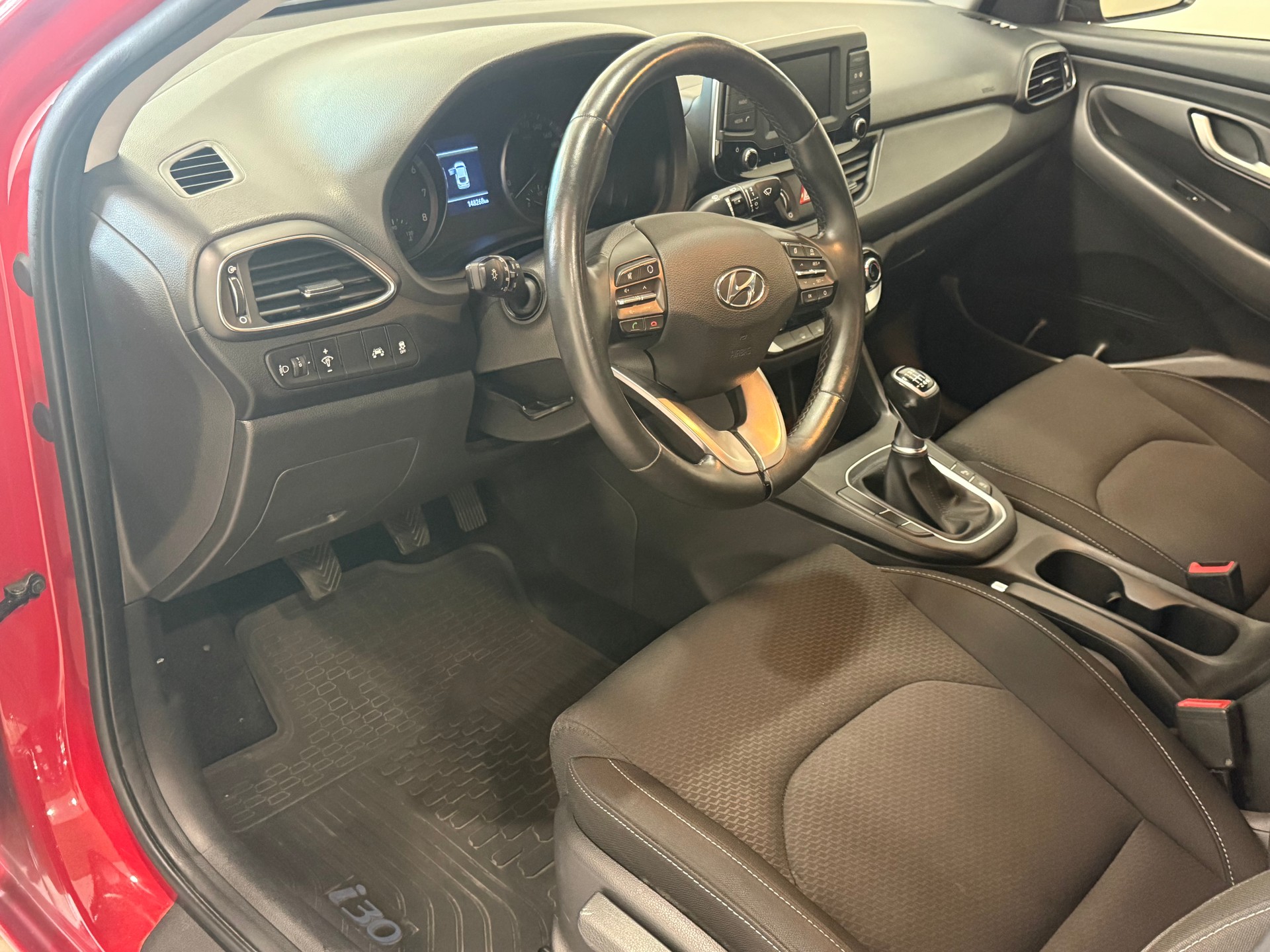 HYUNDAI i30 Fastback 1.0 Ampilia-image-6
