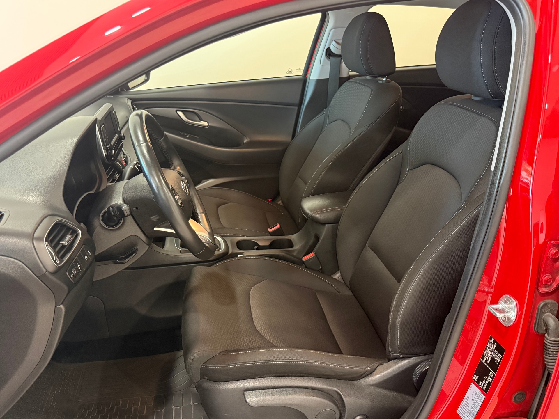 HYUNDAI i30 Fastback 1.0 Ampilia-image-7