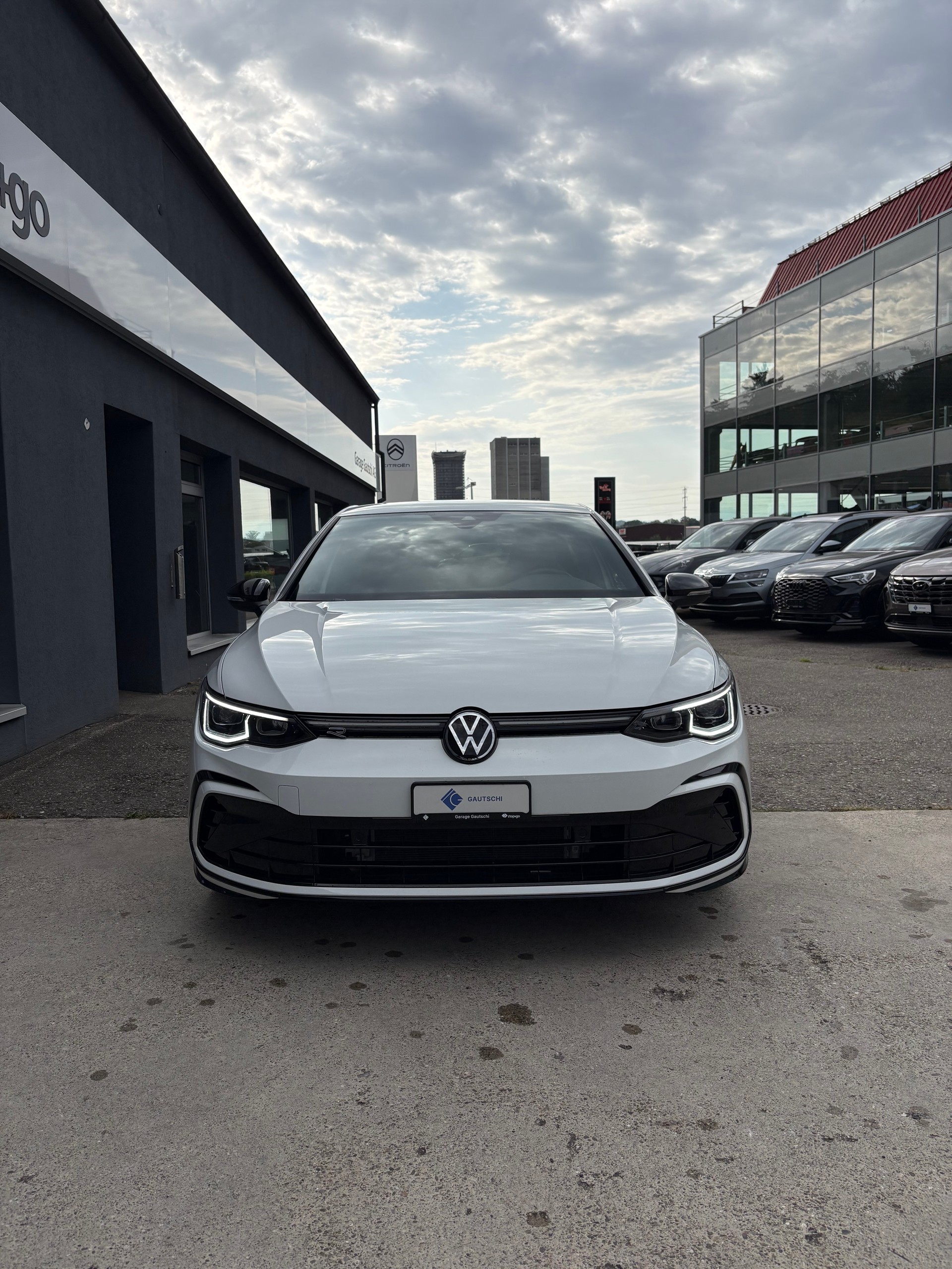 VW Golf 1.5 eTSI mHEV ACT R-Line DSG-image-2