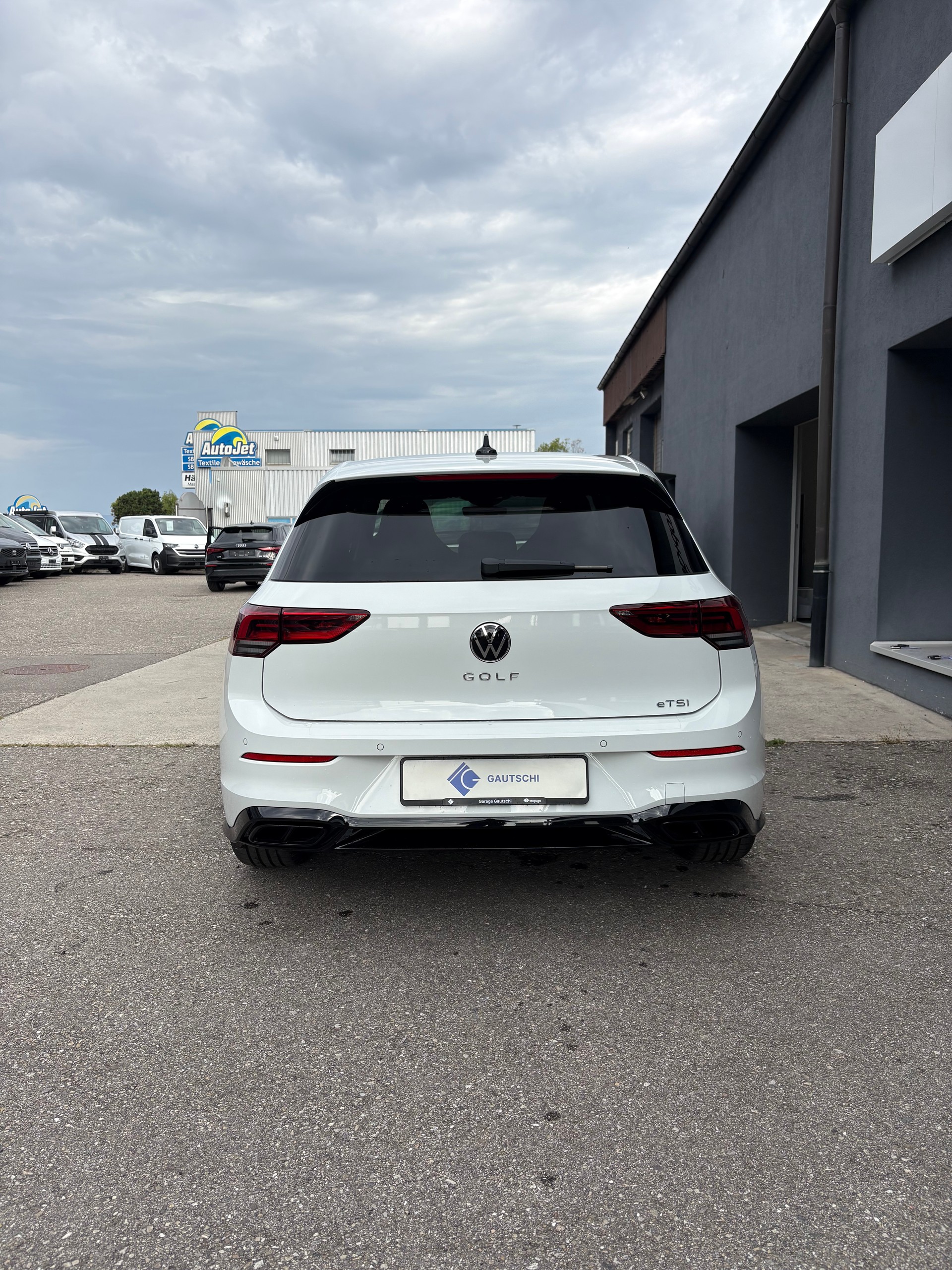 VW Golf 1.5 eTSI mHEV ACT R-Line DSG-image-3