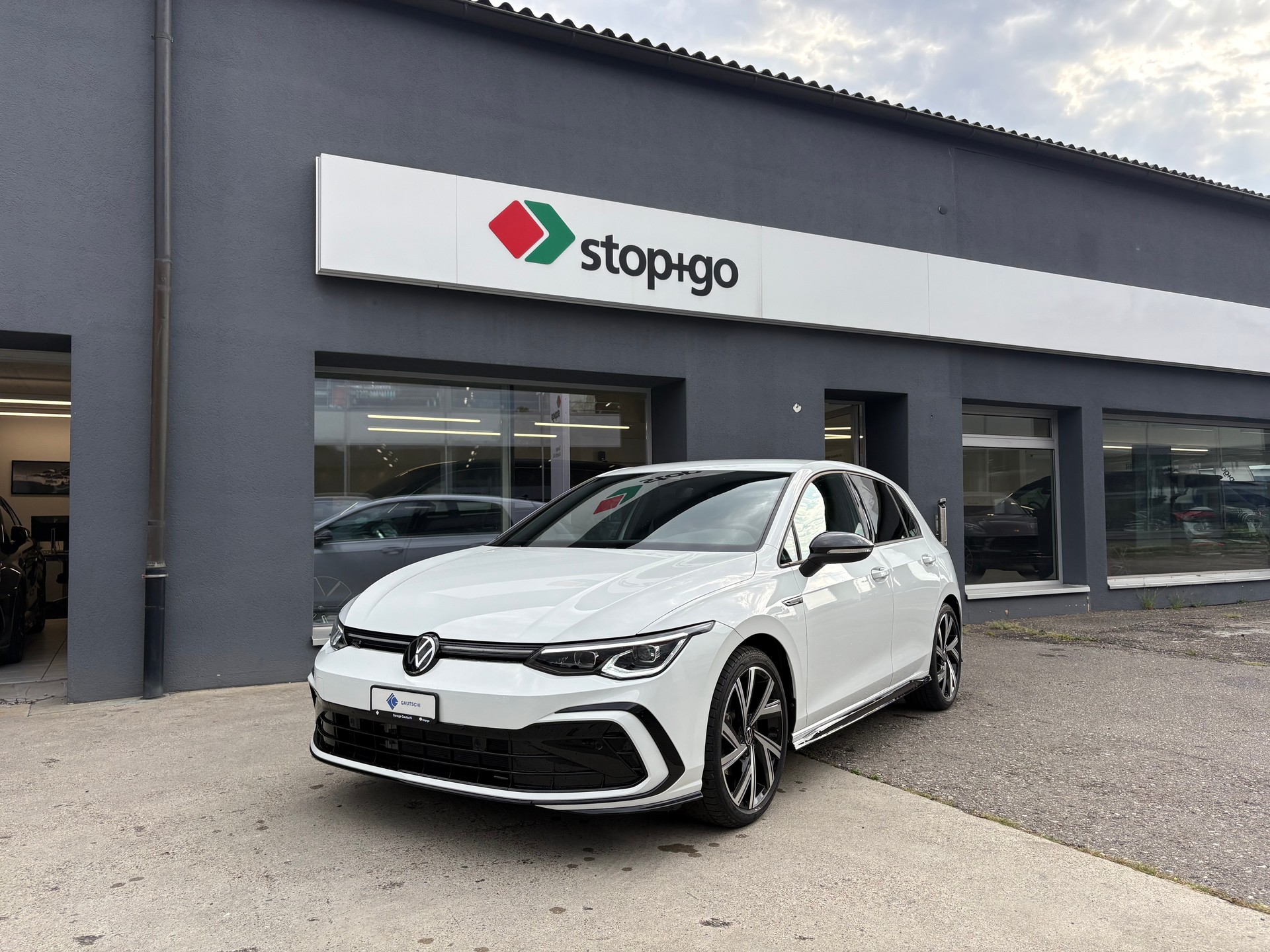 VW Golf 1.5 eTSI mHEV ACT R-Line DSG-image-0