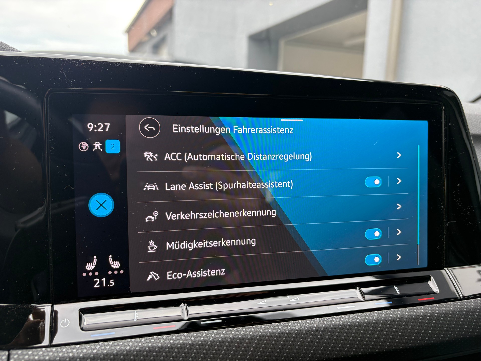 VW Golf 1.5 eTSI mHEV ACT R-Line DSG-image-12