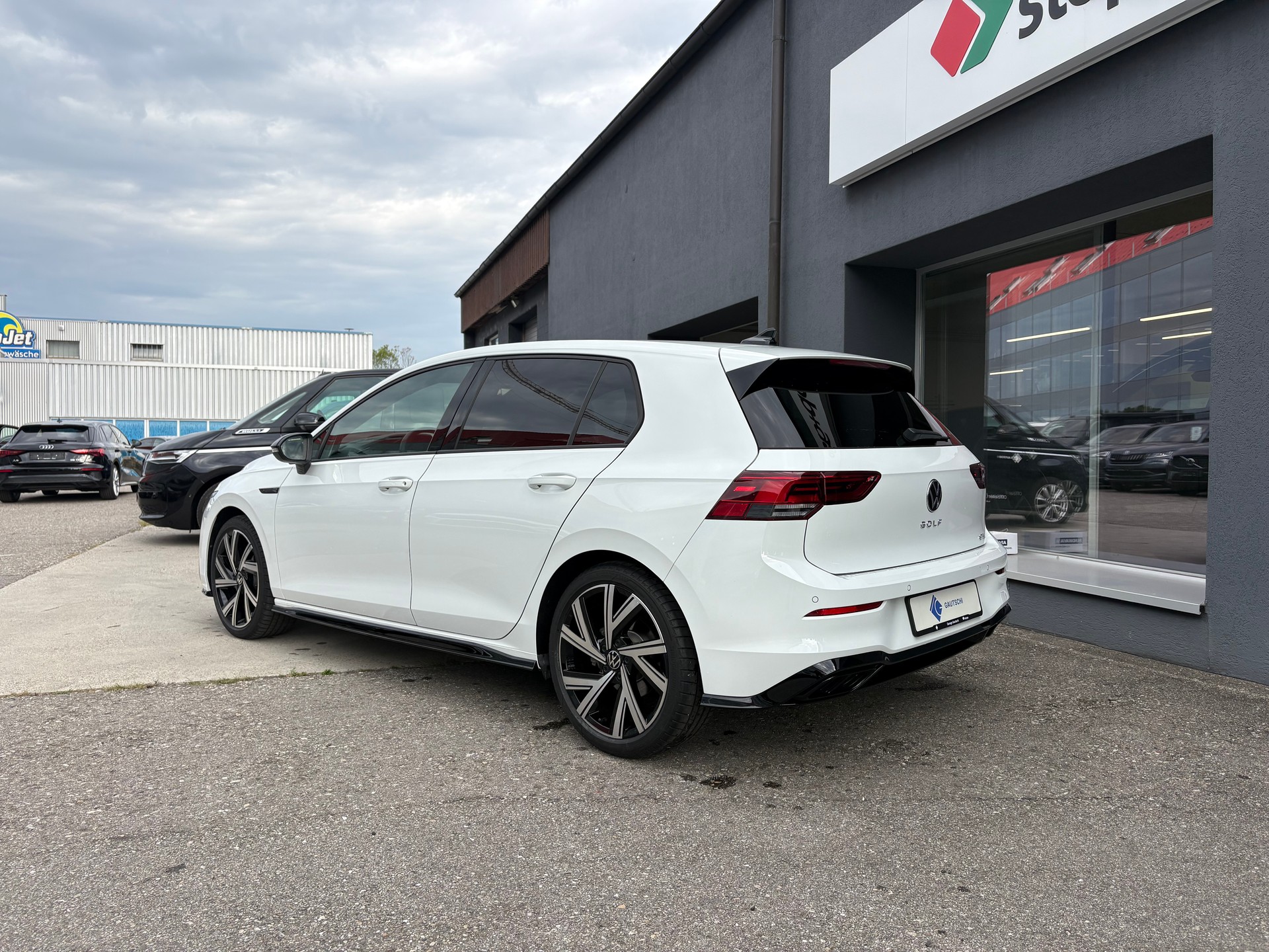 VW Golf 1.5 eTSI mHEV ACT R-Line DSG-image-1