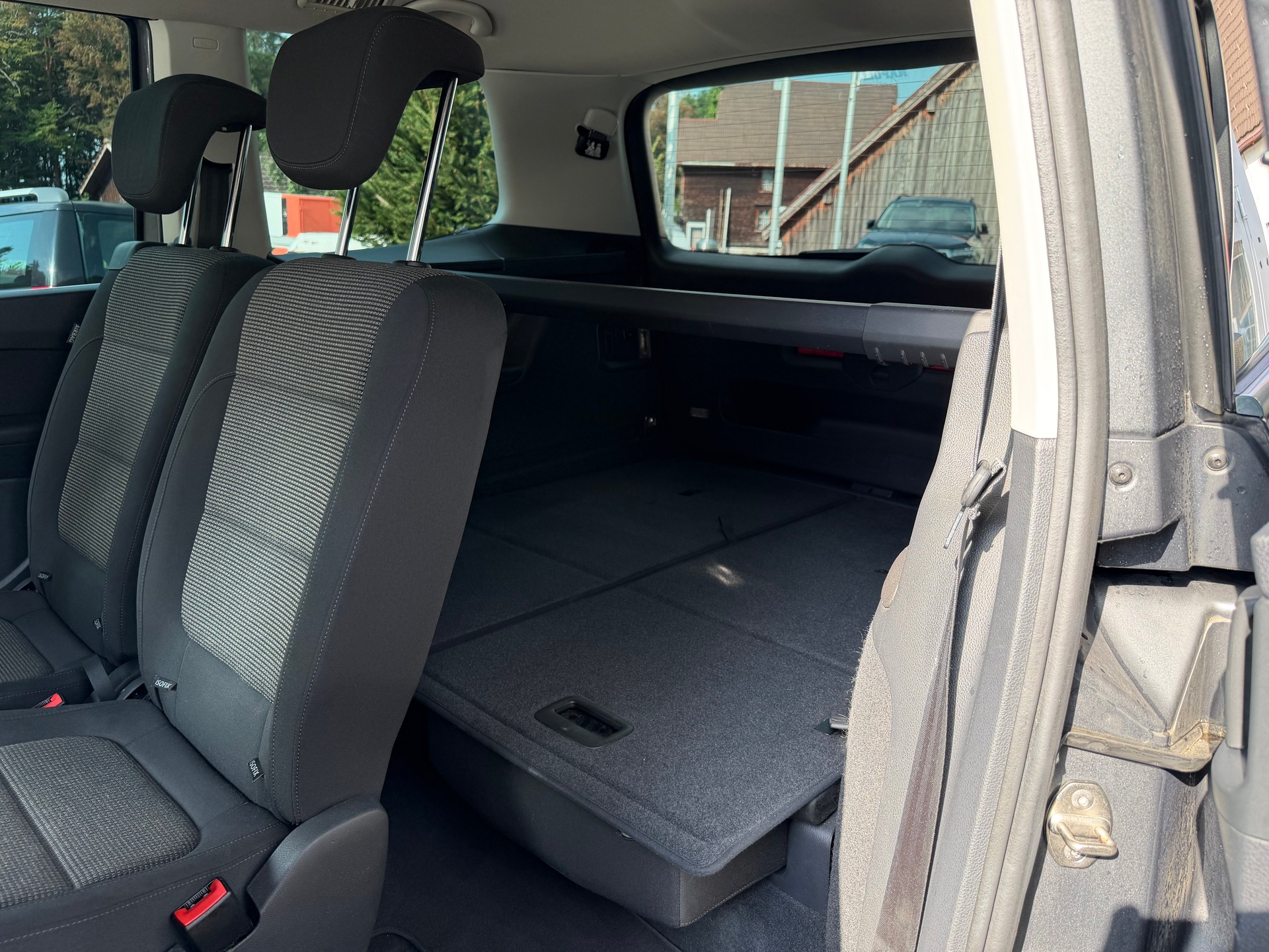 VW Sharan 2.0 TDI BMT Comfortline 4Motion-image-12