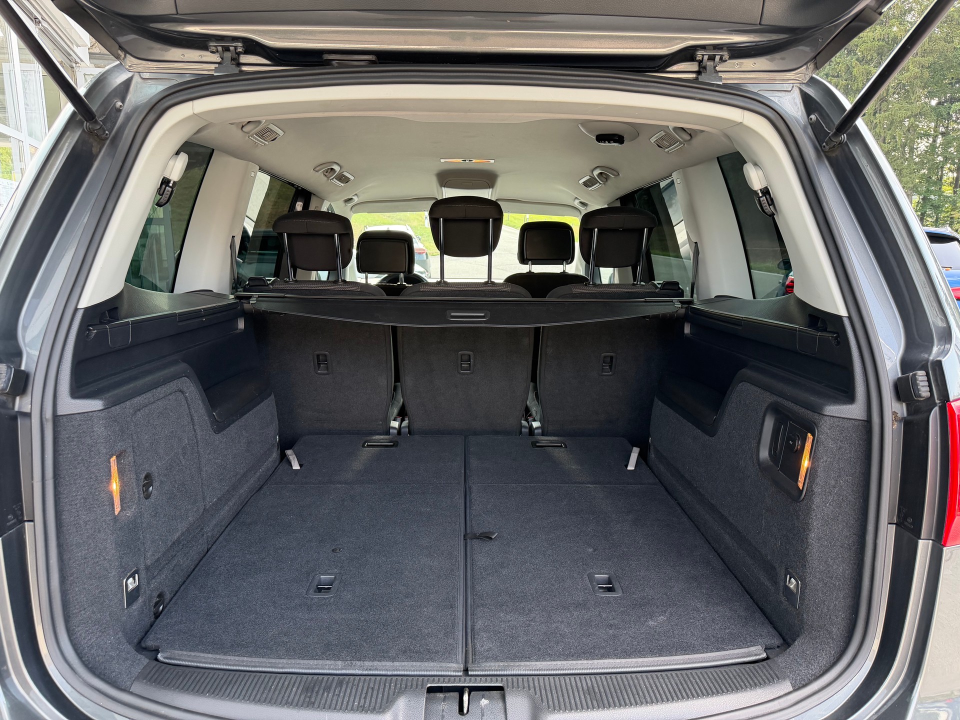 VW Sharan 2.0 TDI BMT Comfortline 4Motion-image-7