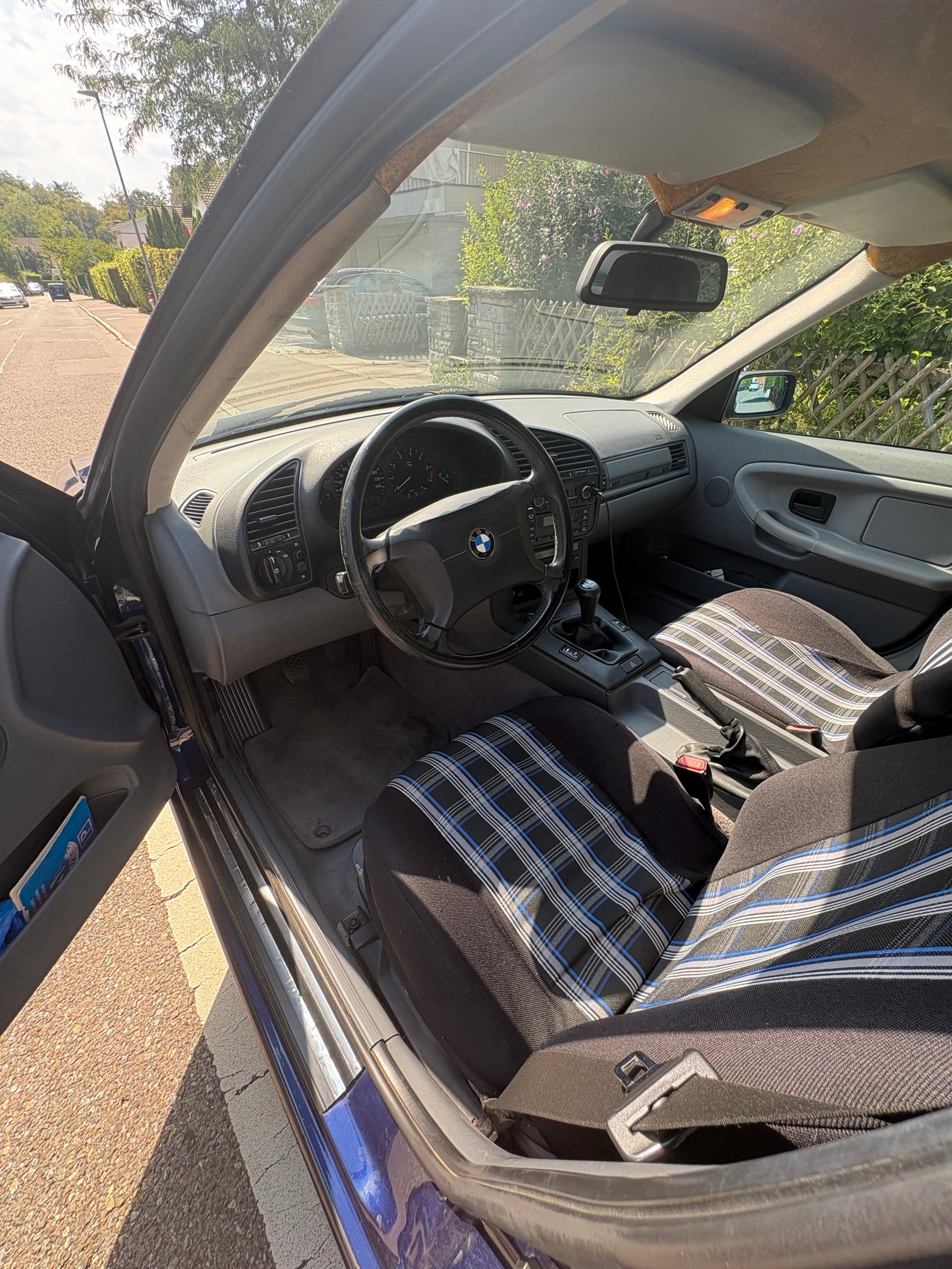 BMW 320i ABS dAiB-image-5