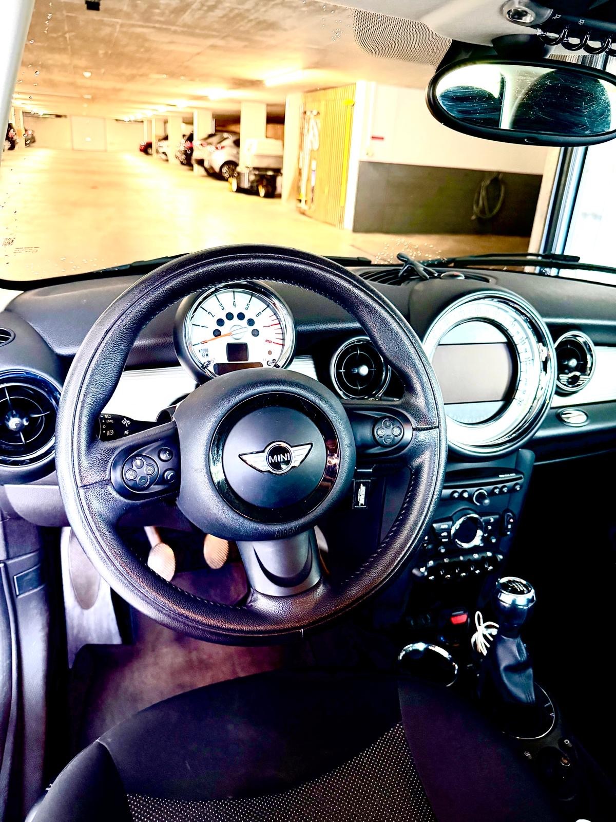 MINI 1.6i One-image-1