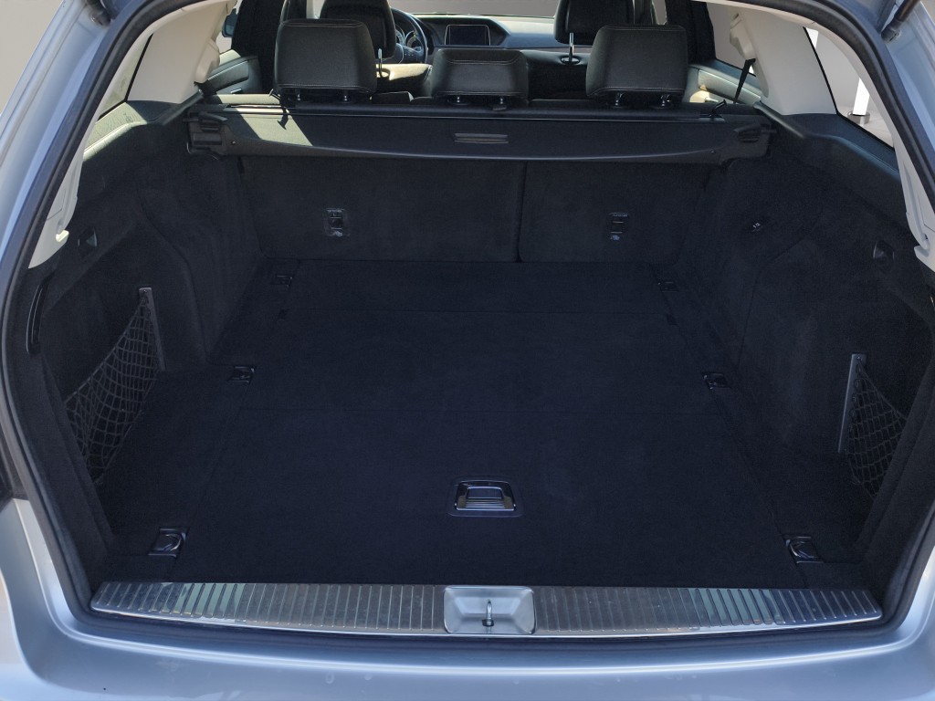 MERCEDES-BENZ E 200 Avantgarde Kombi-image-15