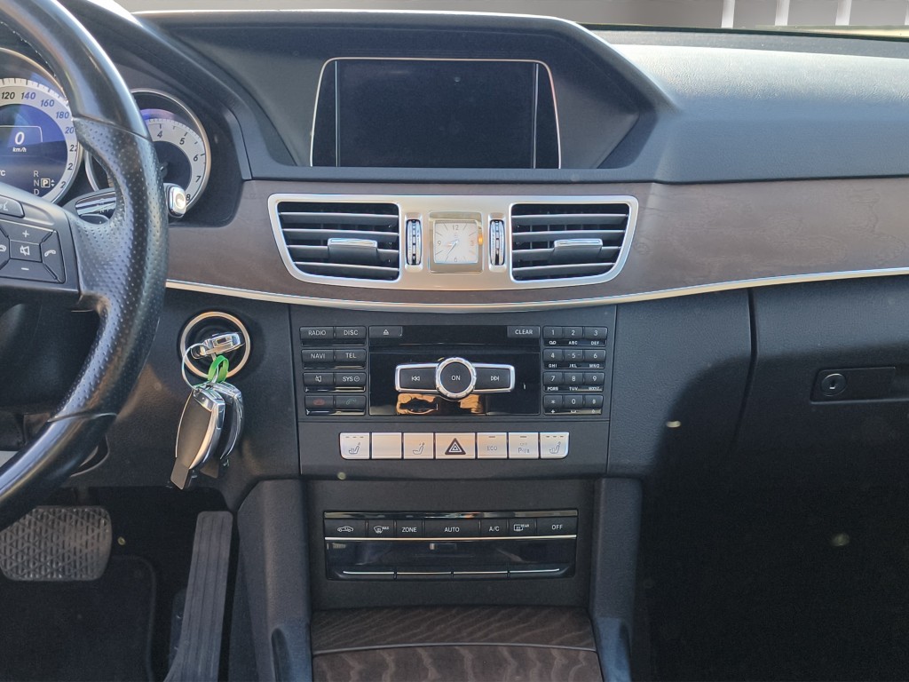 MERCEDES-BENZ E 200 Avantgarde Kombi-image-11