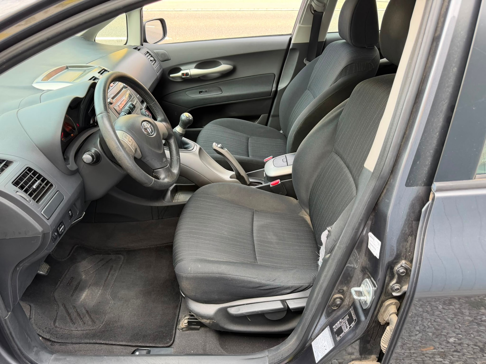 TOYOTA Auris 1.6 Linea Luna-image-7