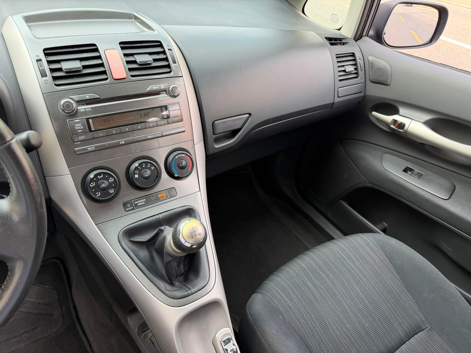 TOYOTA Auris 1.6 Linea Luna-image-8