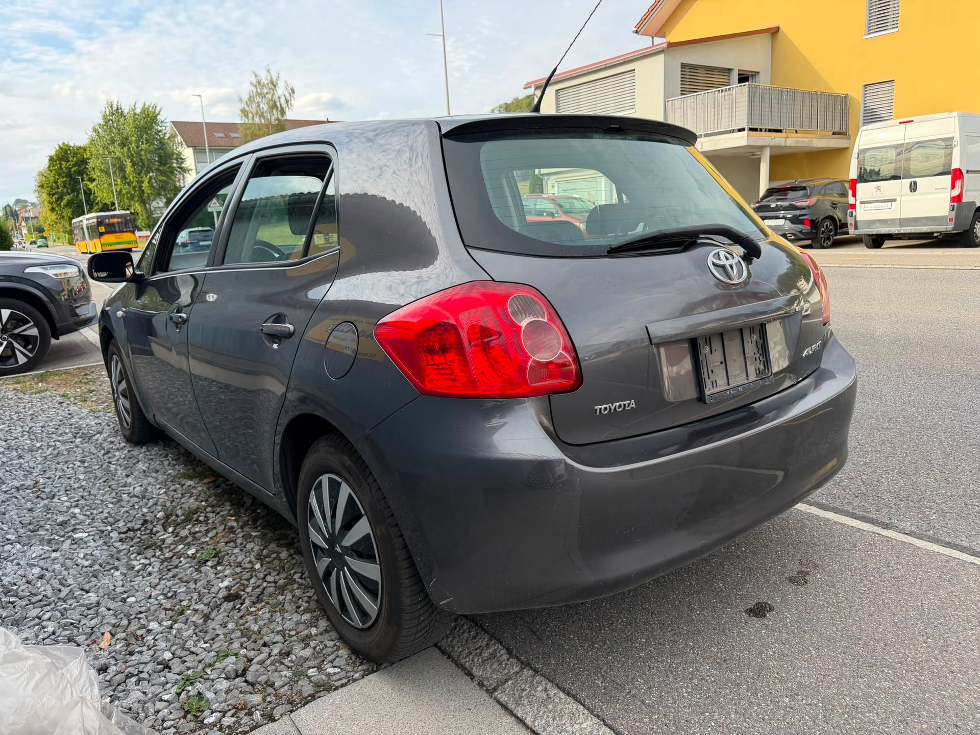TOYOTA Auris 1.6 Linea Luna-image-4