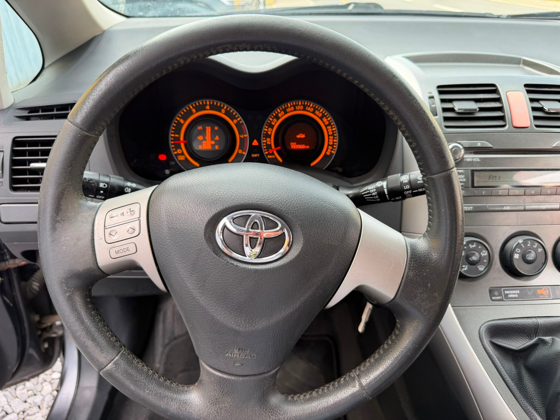 TOYOTA Auris 1.6 Linea Luna-image-6