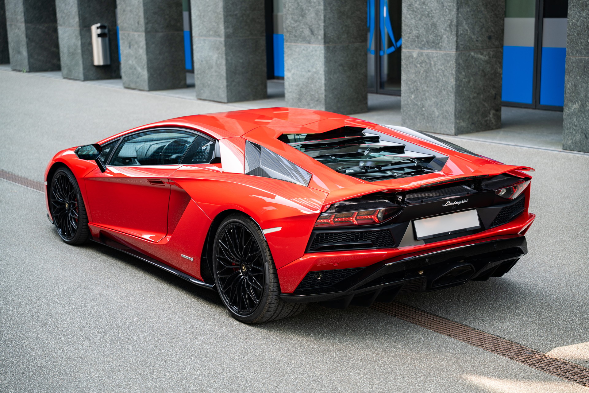LAMBORGHINI Aventador S LP740-4 Coupé E-Gear-image-4