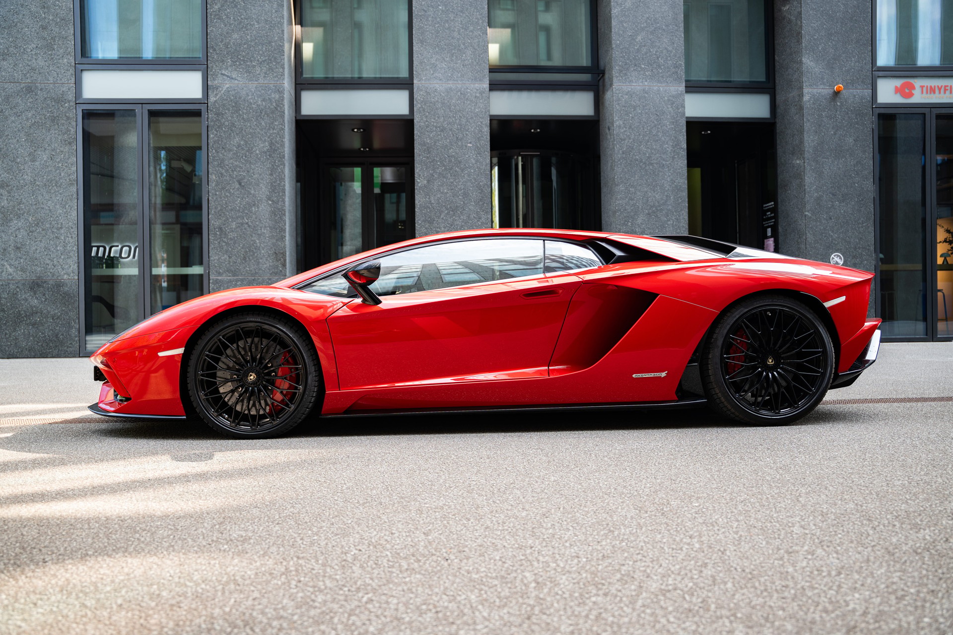 LAMBORGHINI Aventador S LP740-4 Coupé E-Gear-image-2