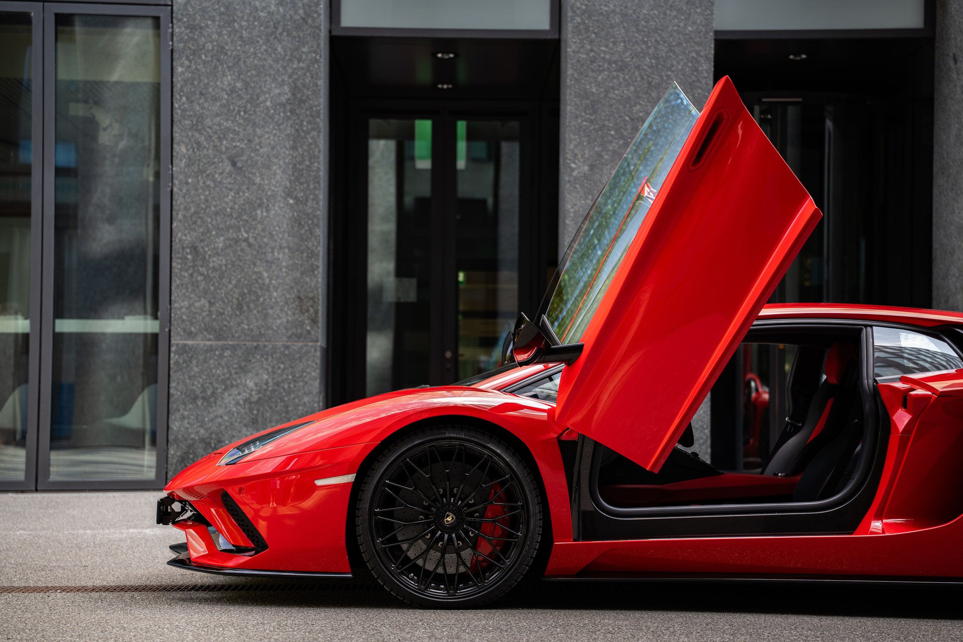LAMBORGHINI Aventador S LP740-4 Coupé E-Gear-image-3