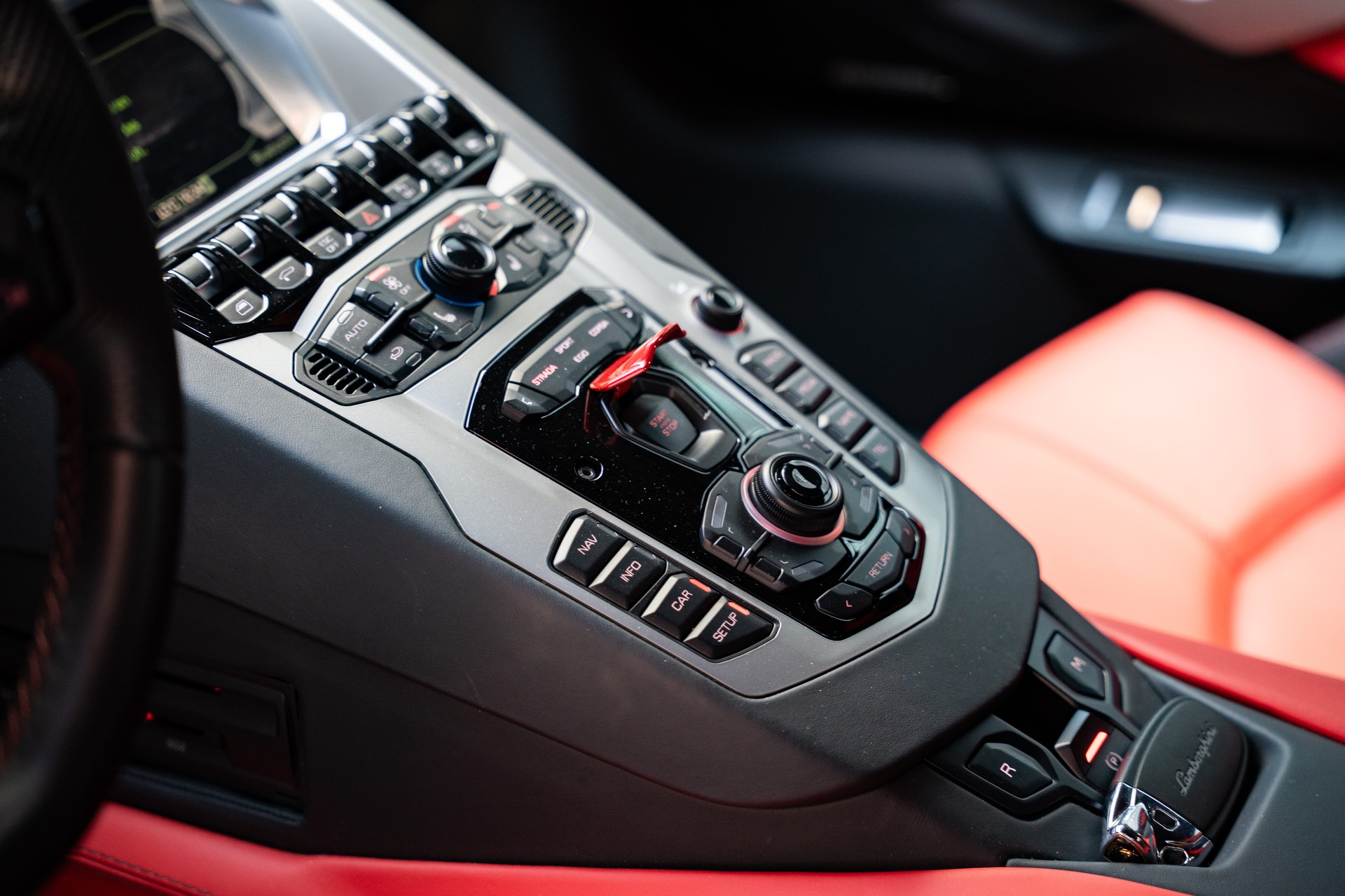 LAMBORGHINI Aventador S LP740-4 Coupé E-Gear-image-13