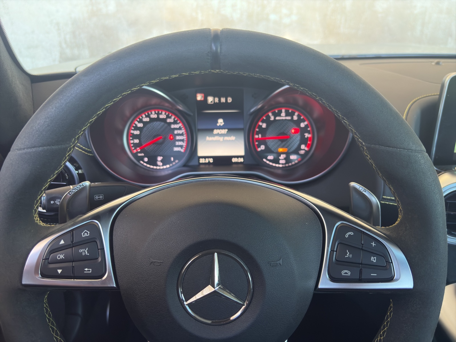 MERCEDES-BENZ AMG GT S Coupé-image-10