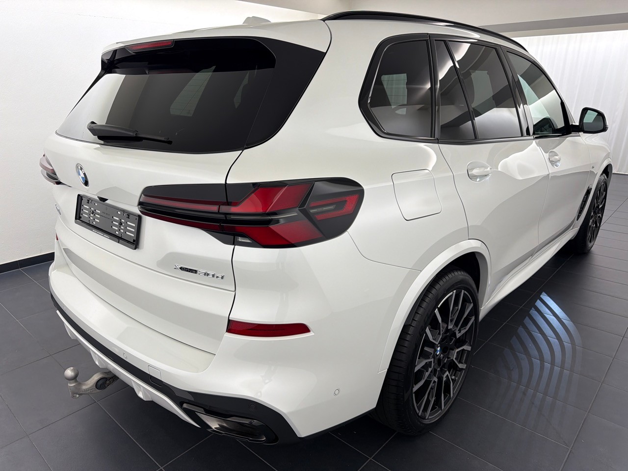 BMW X5 xD 48V 30d M Sport Pro-image-2