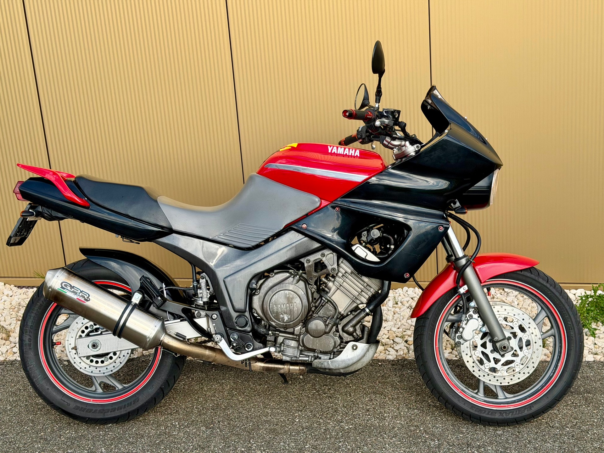 YAMAHA TDM 850-showroom-element-3