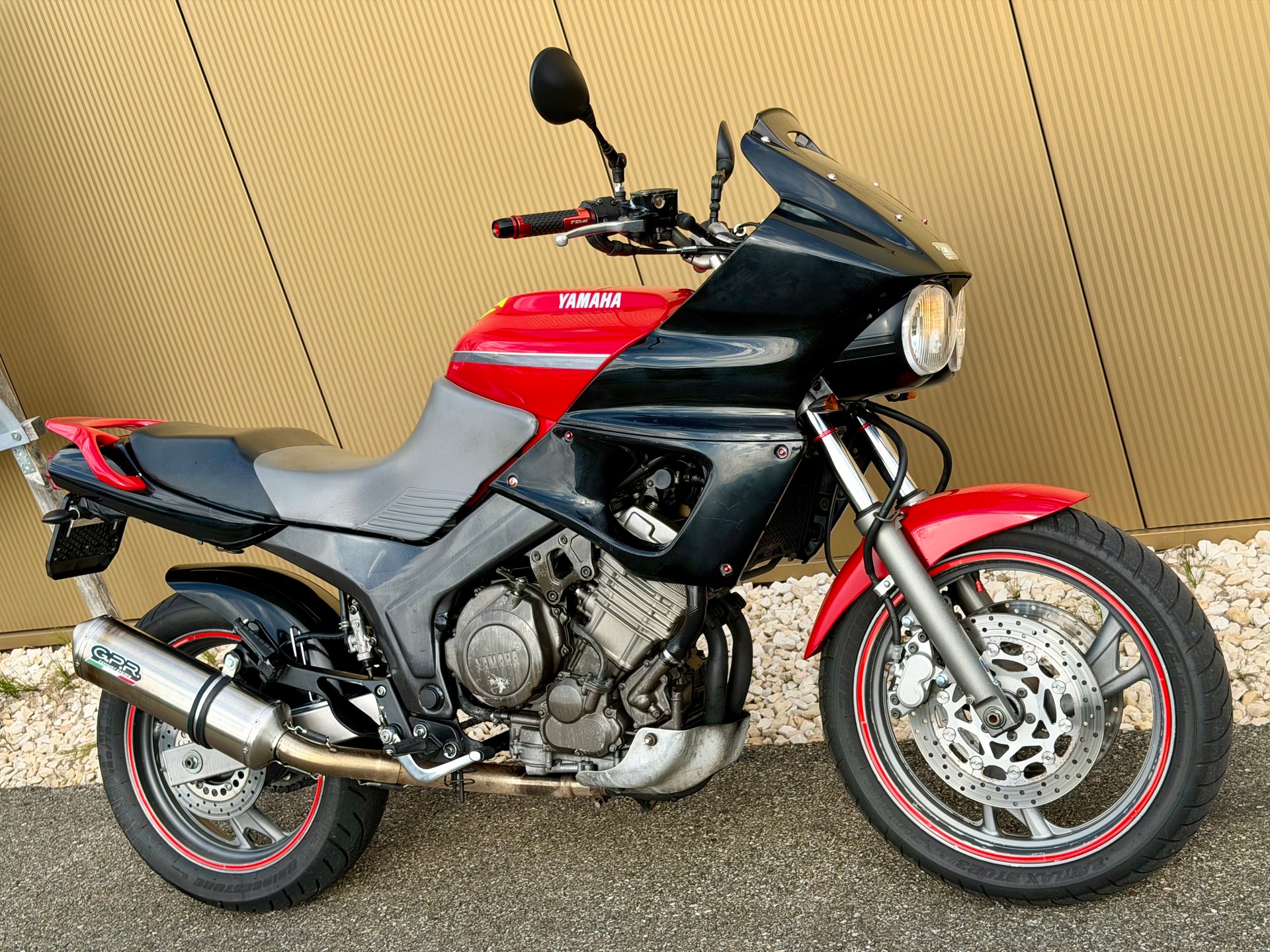 YAMAHA TDM 850-showroom-element-2