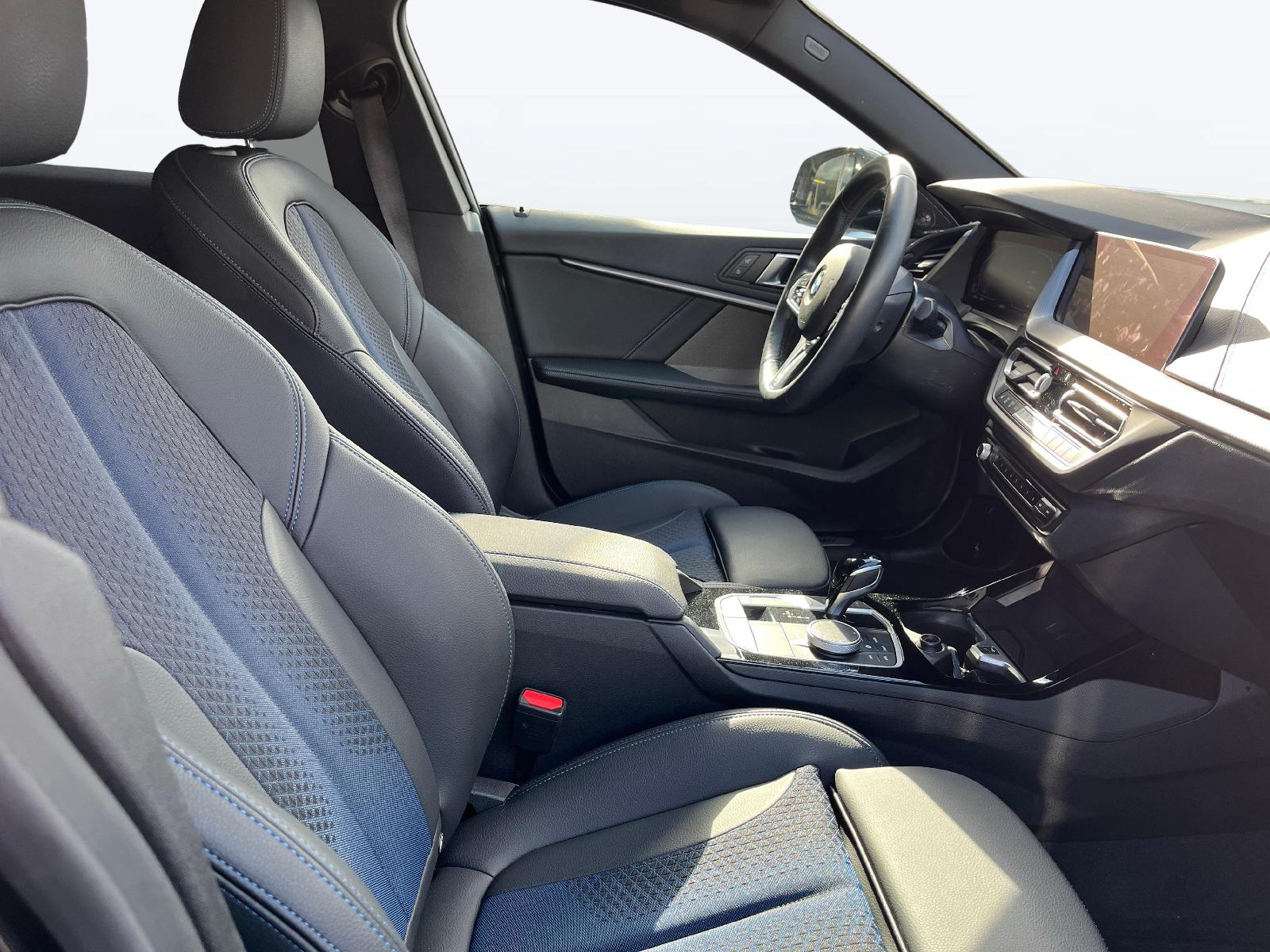 BMW 218i Gran Coupé-image-10