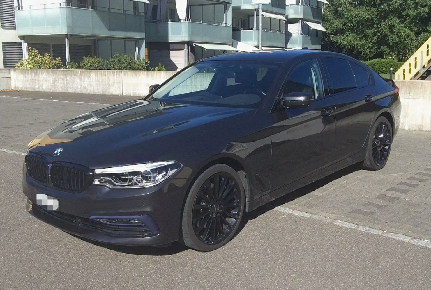 BMW 530d xDrive Sport Line-image-0