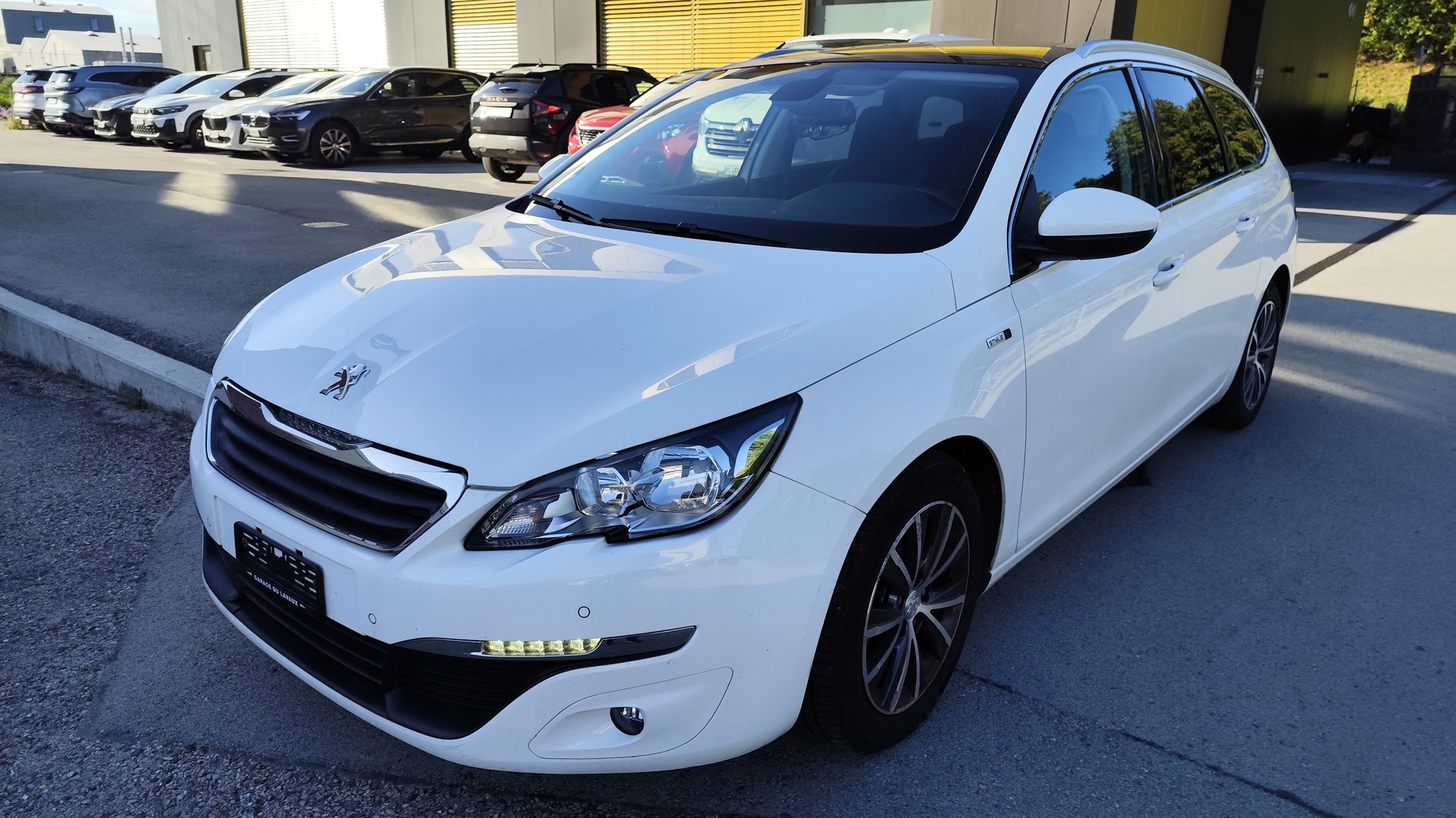 PEUGEOT 308 SW 1.2 THP Active-image-2