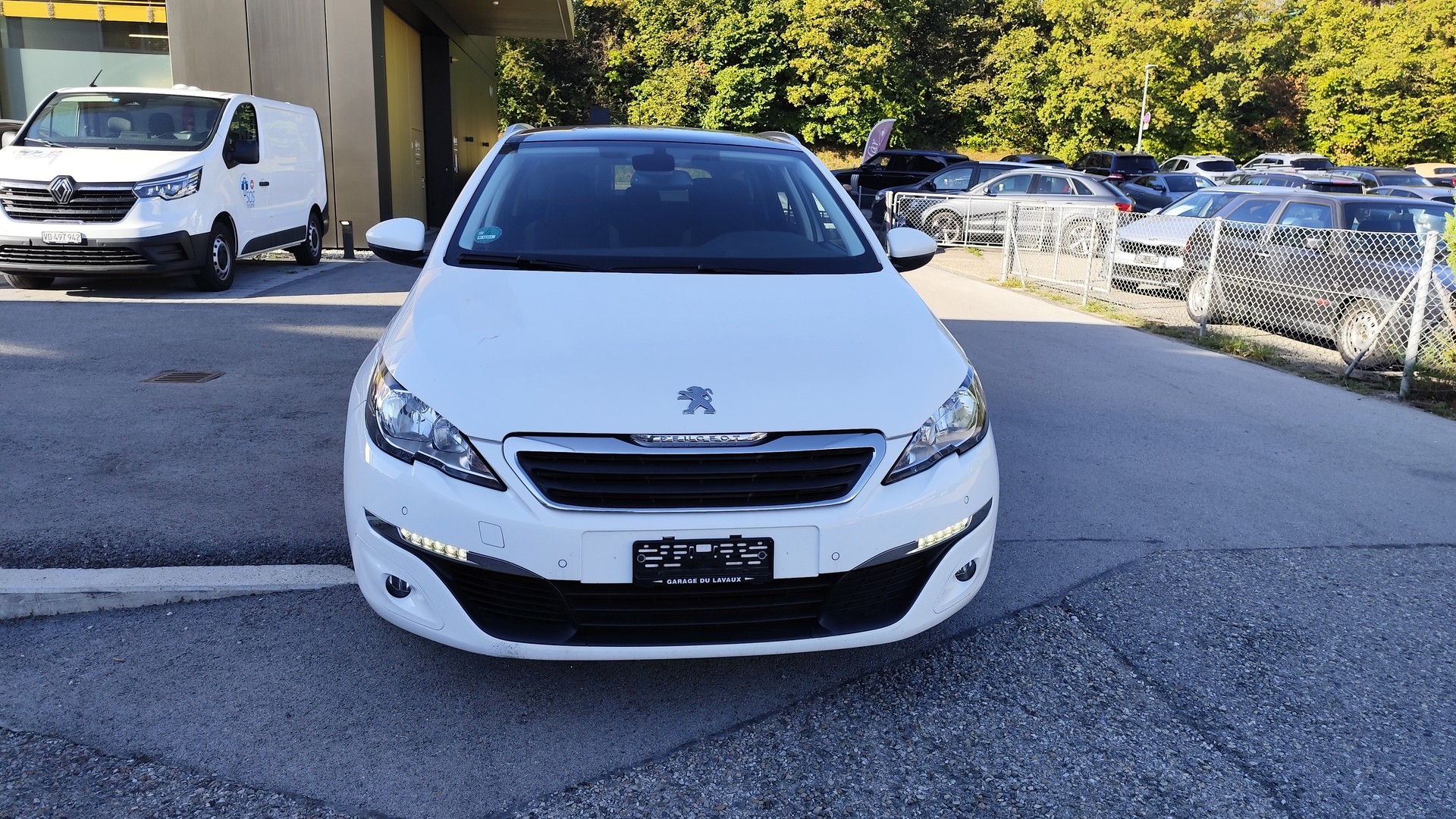 PEUGEOT 308 SW 1.2 THP Active-image-0