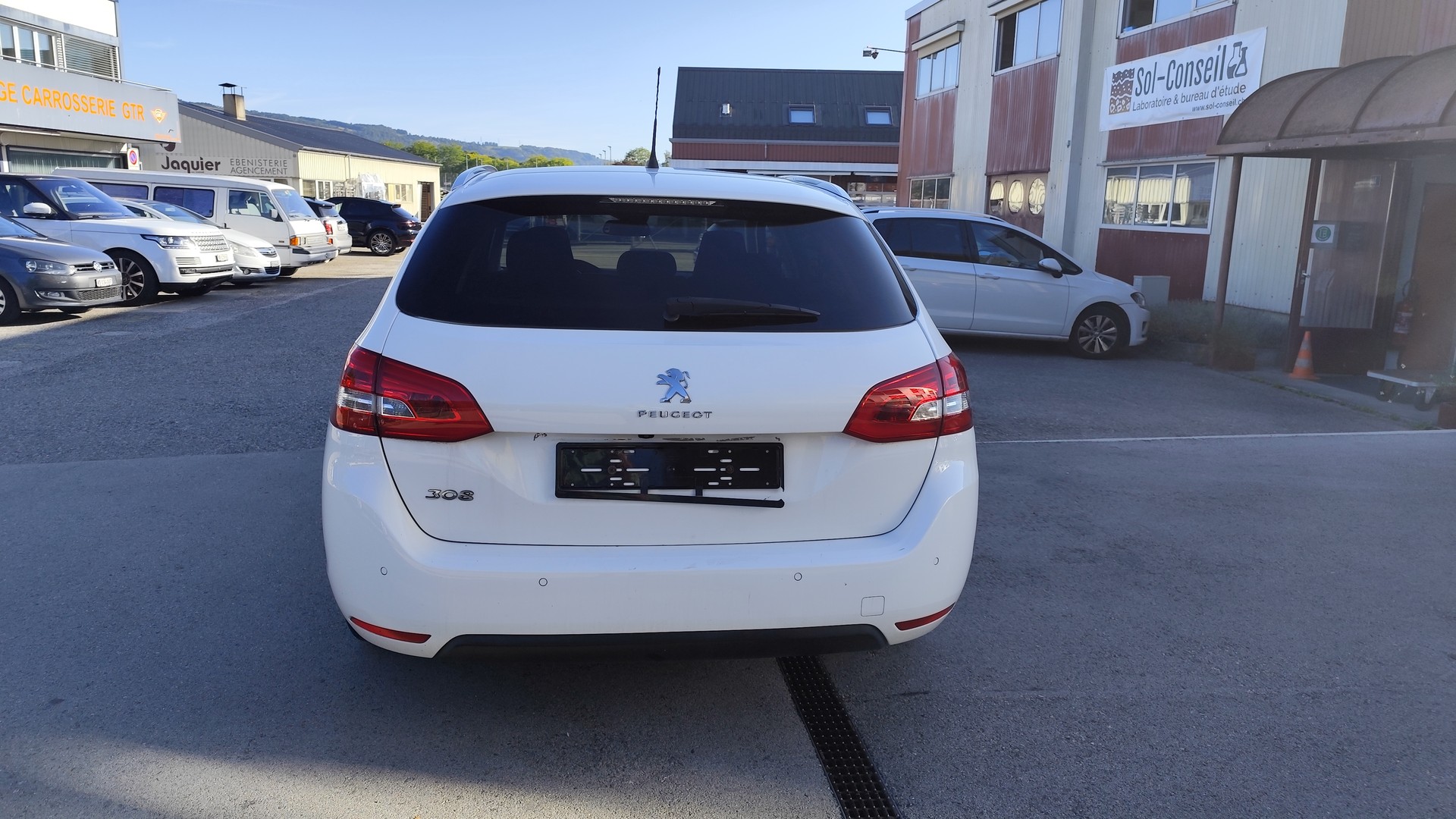 PEUGEOT 308 SW 1.2 THP Active-image-7