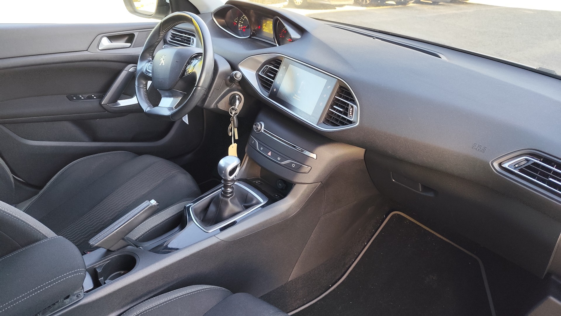 PEUGEOT 308 SW 1.2 THP Active-image-11