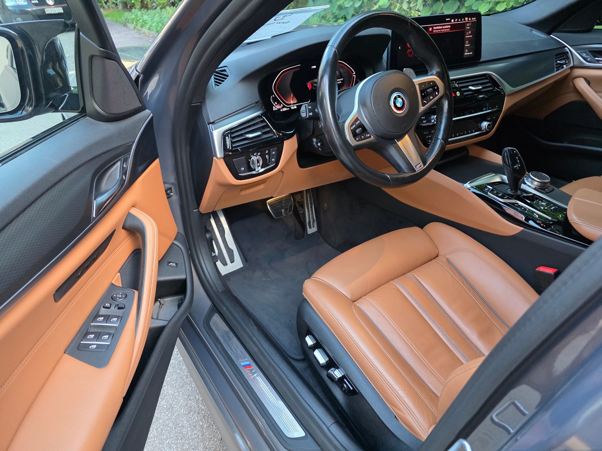 BMW 520d 48V Pure M Sport Edition Steptronic-image-10