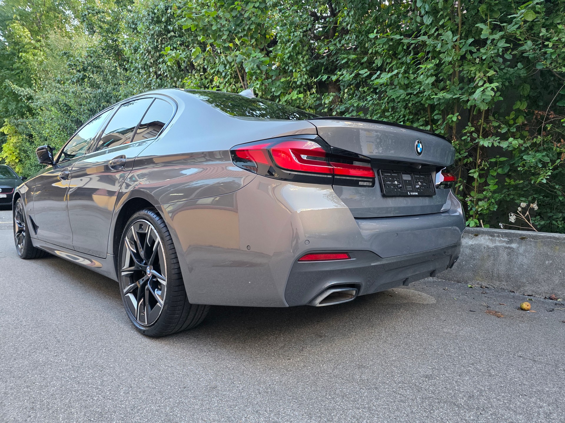 BMW 520d 48V Pure M Sport Edition Steptronic-image-4