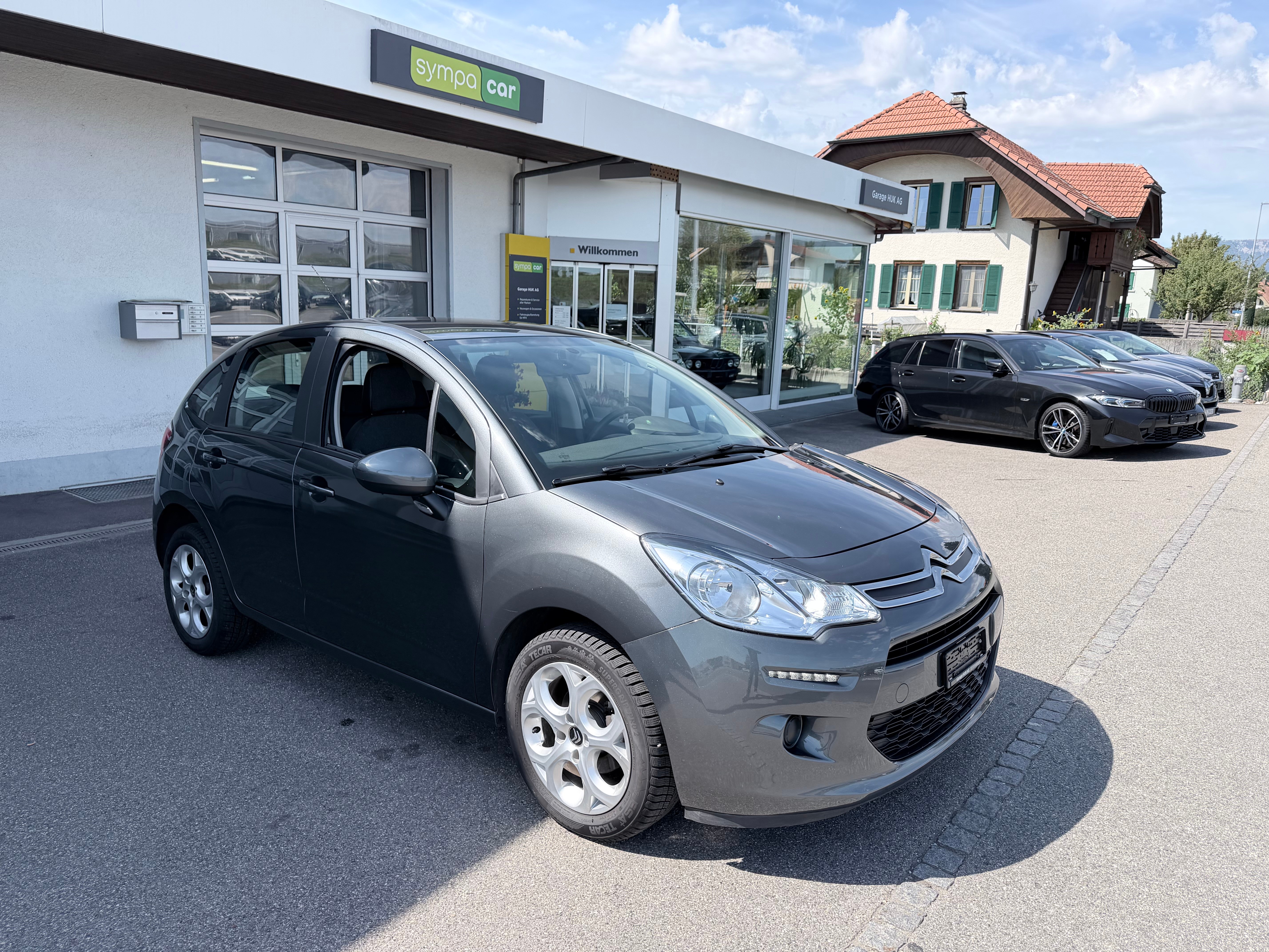 Car photo