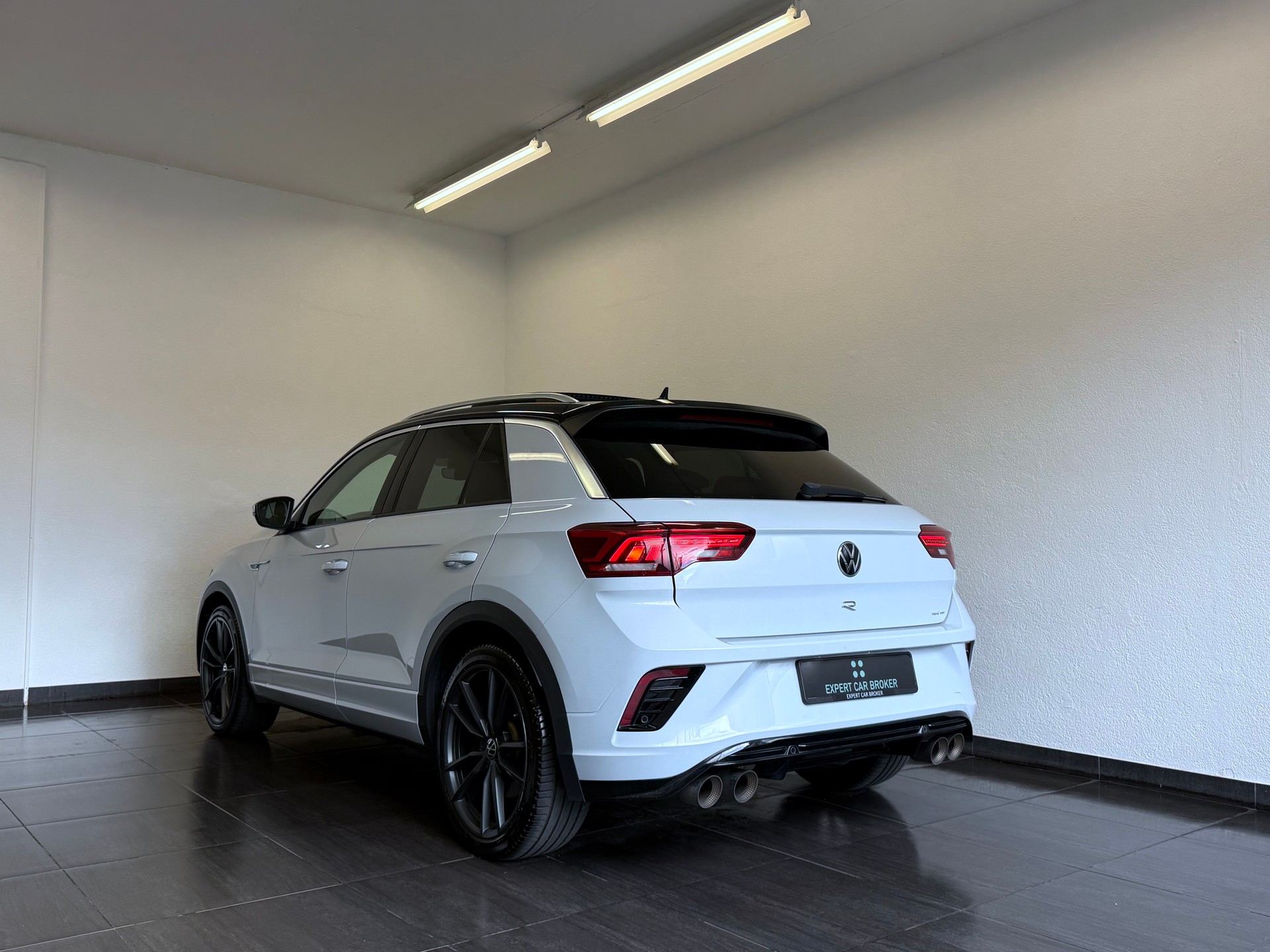 VW T-Roc 2.0 TSI R DSG 4Motion-image-9