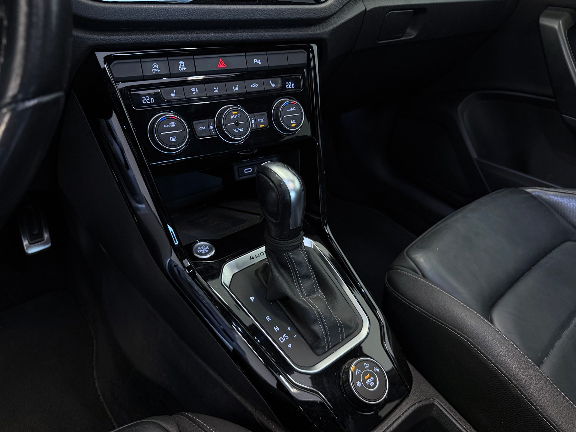 VW T-Roc 2.0 TSI R DSG 4Motion-image-28