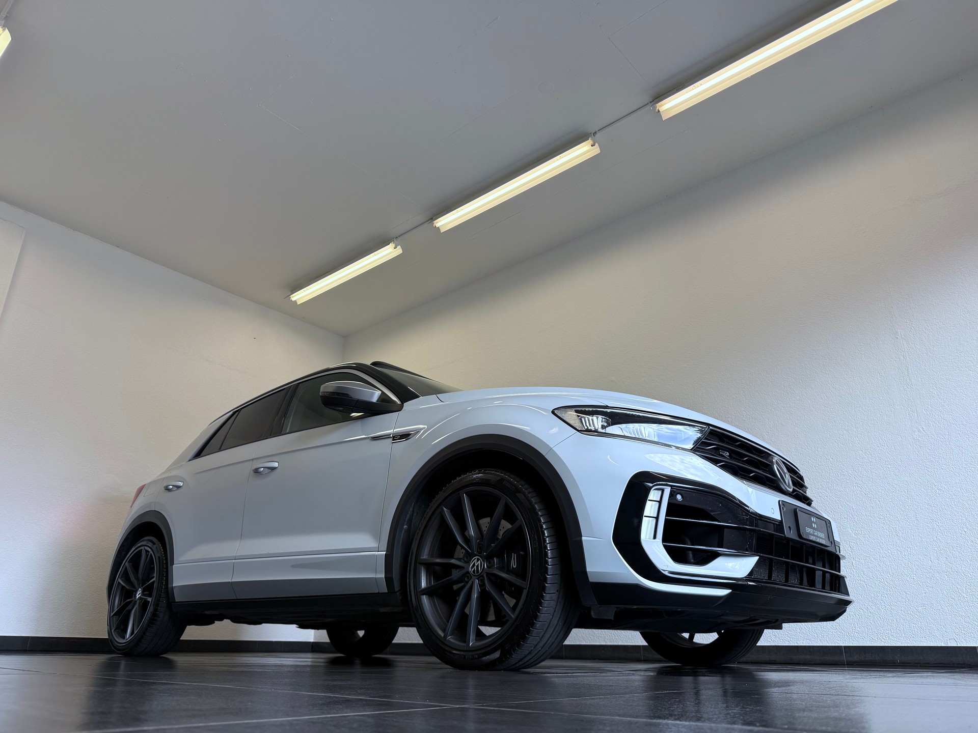 VW T-Roc 2.0 TSI R DSG 4Motion-image-2