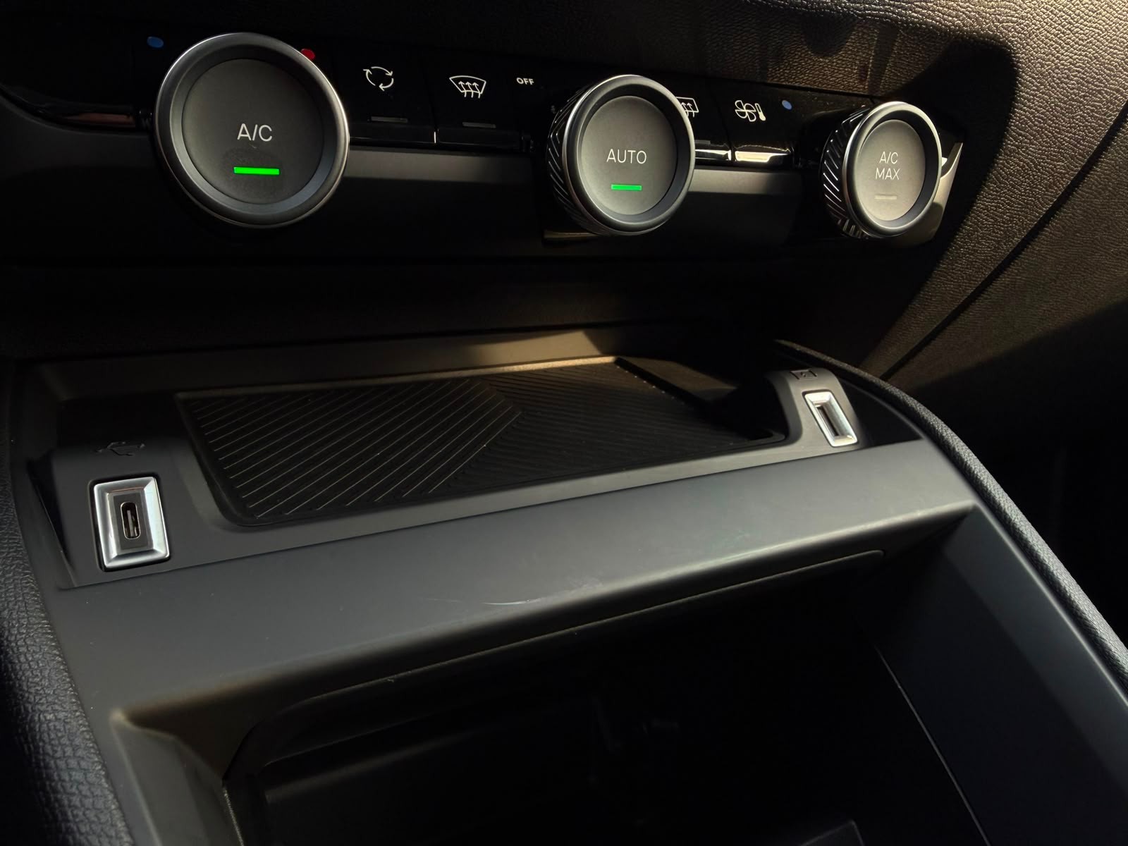 CITROEN C4 X HEV Max-image-10