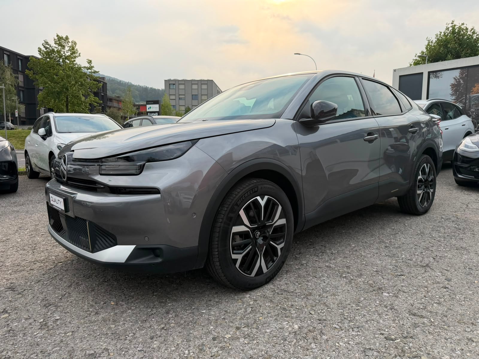 CITROEN C4 X HEV Max-image-1