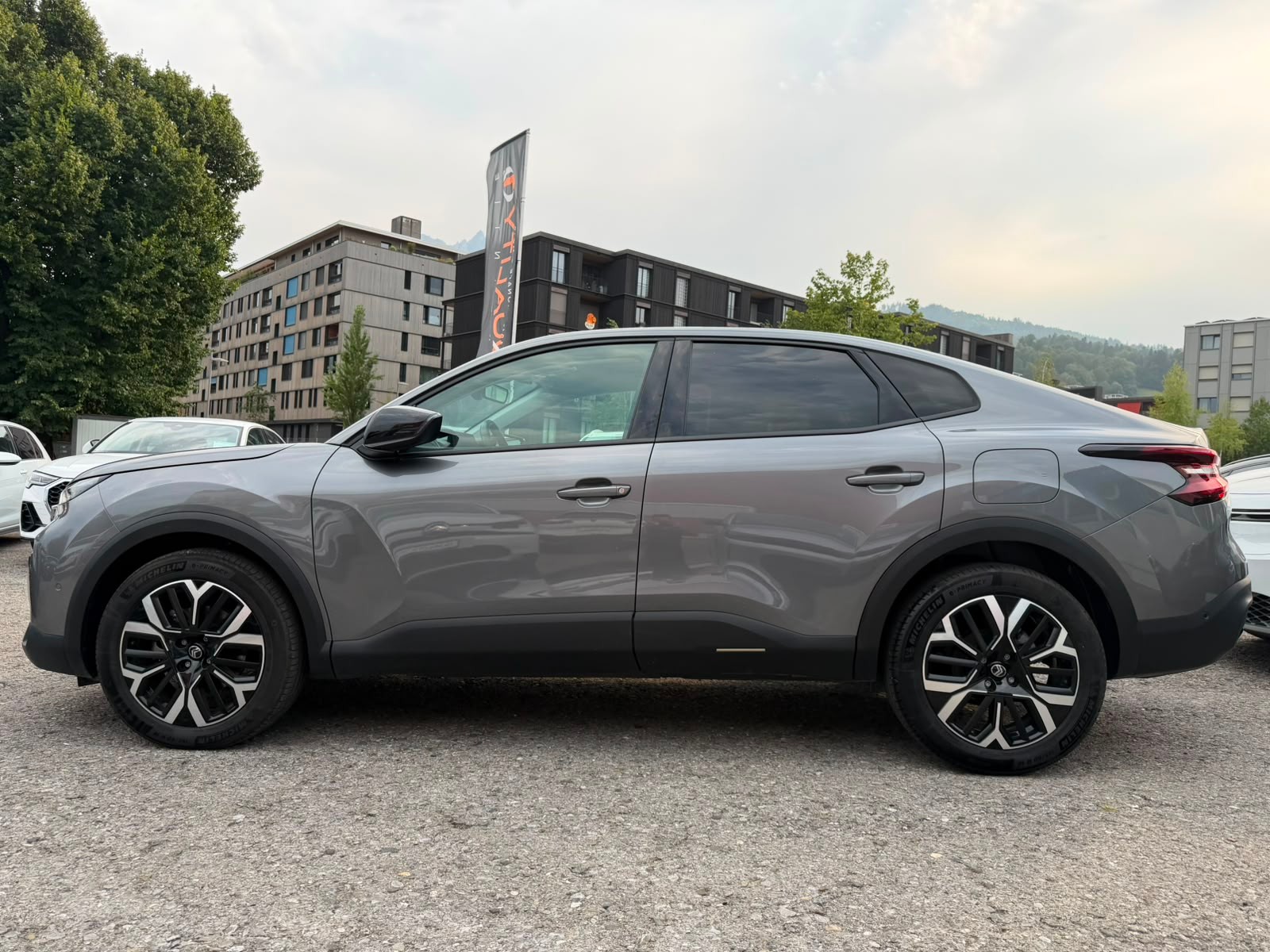 CITROEN C4 X HEV Max-image-0